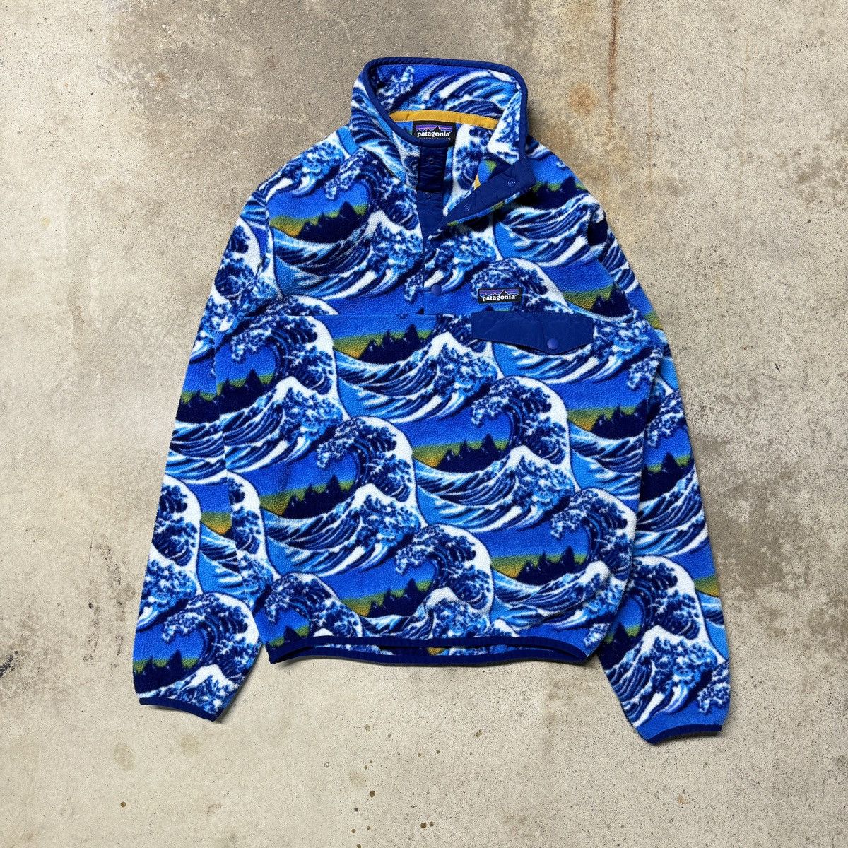 Image of Patagonia Synchilla Fitz Roy Hokusai Wave Snap Fleece in Blue, Men's (Size XS)