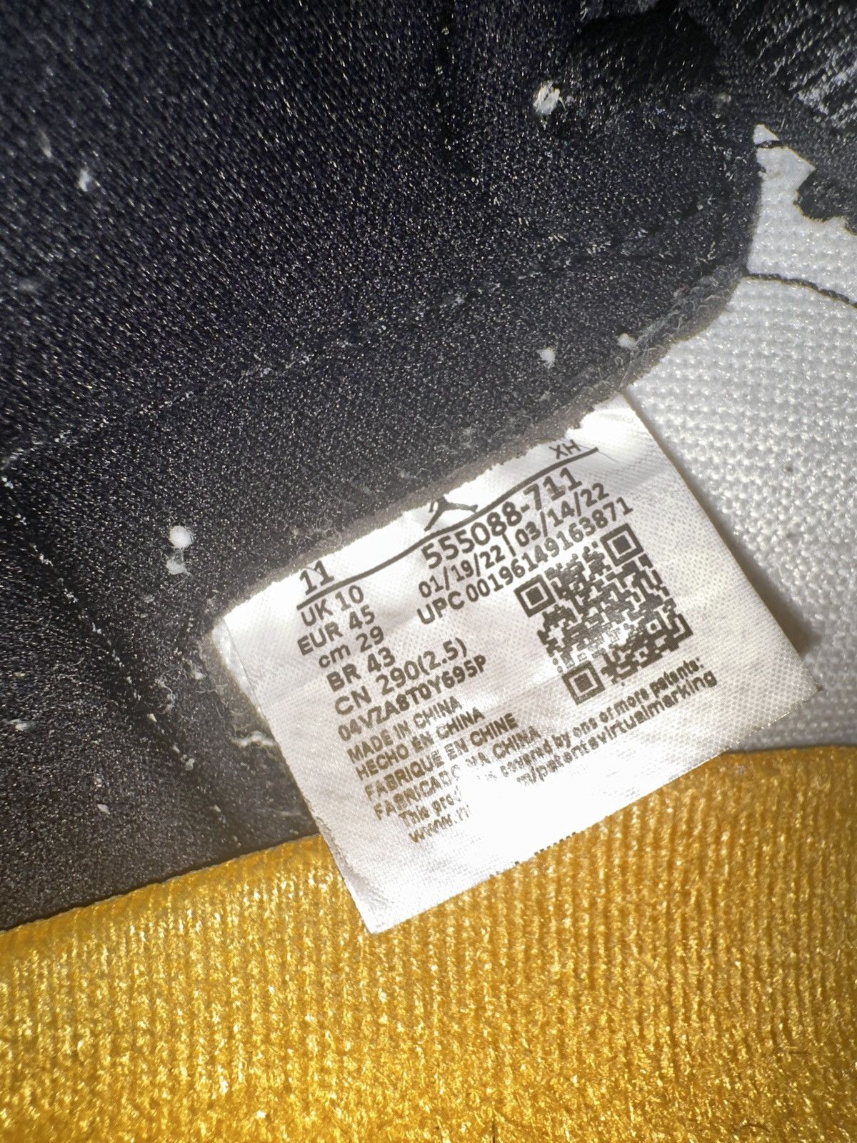 Nike Air Jordan 1 Retro High OG 'Yellow Toe' Size US 11 / EU 44 - 10 Thumbnail