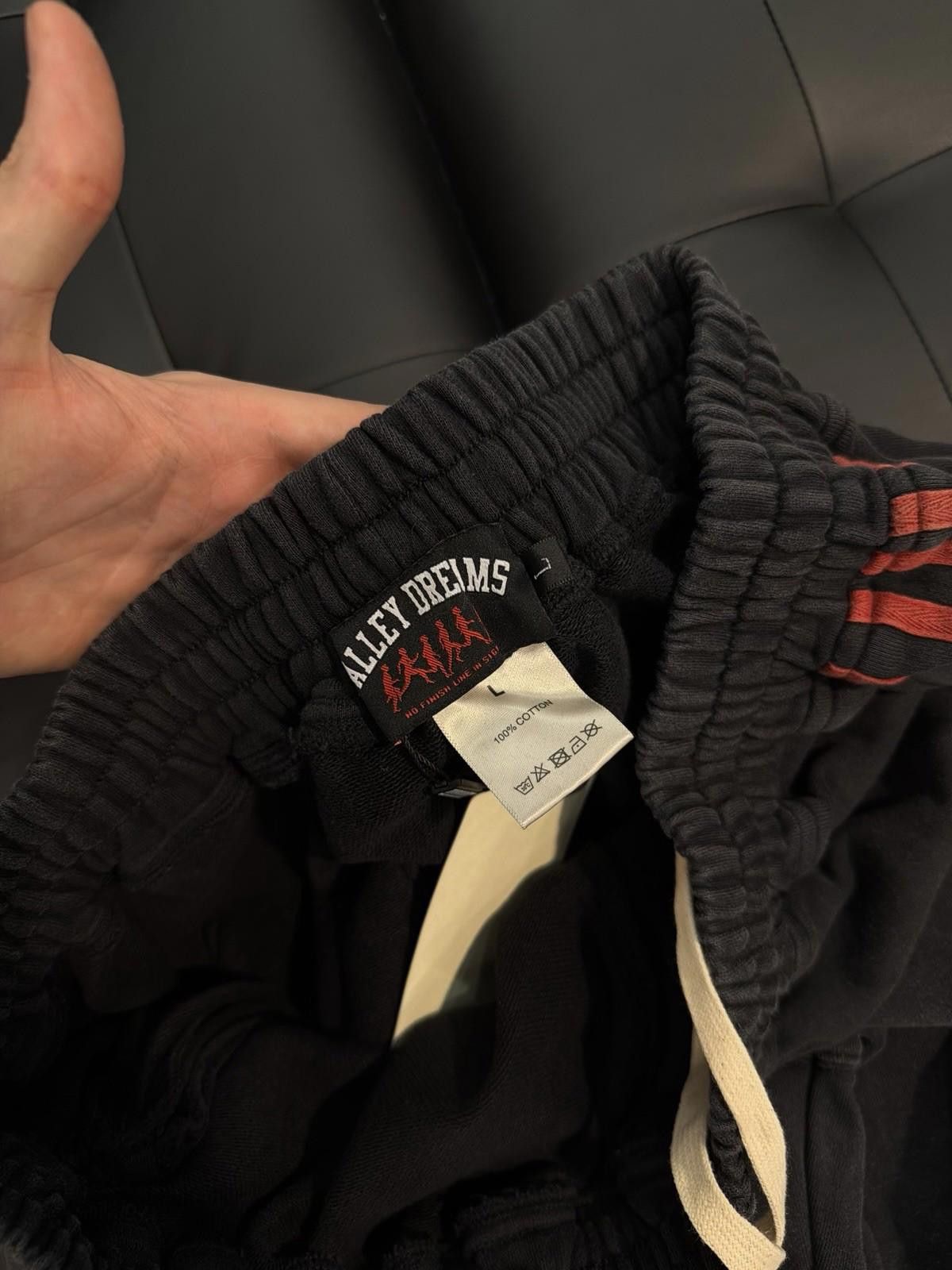 Vale Valley Black Red “Bee” Drawstring Sweatpants Size Large Size US 34 / EU 50 - 6 Thumbnail