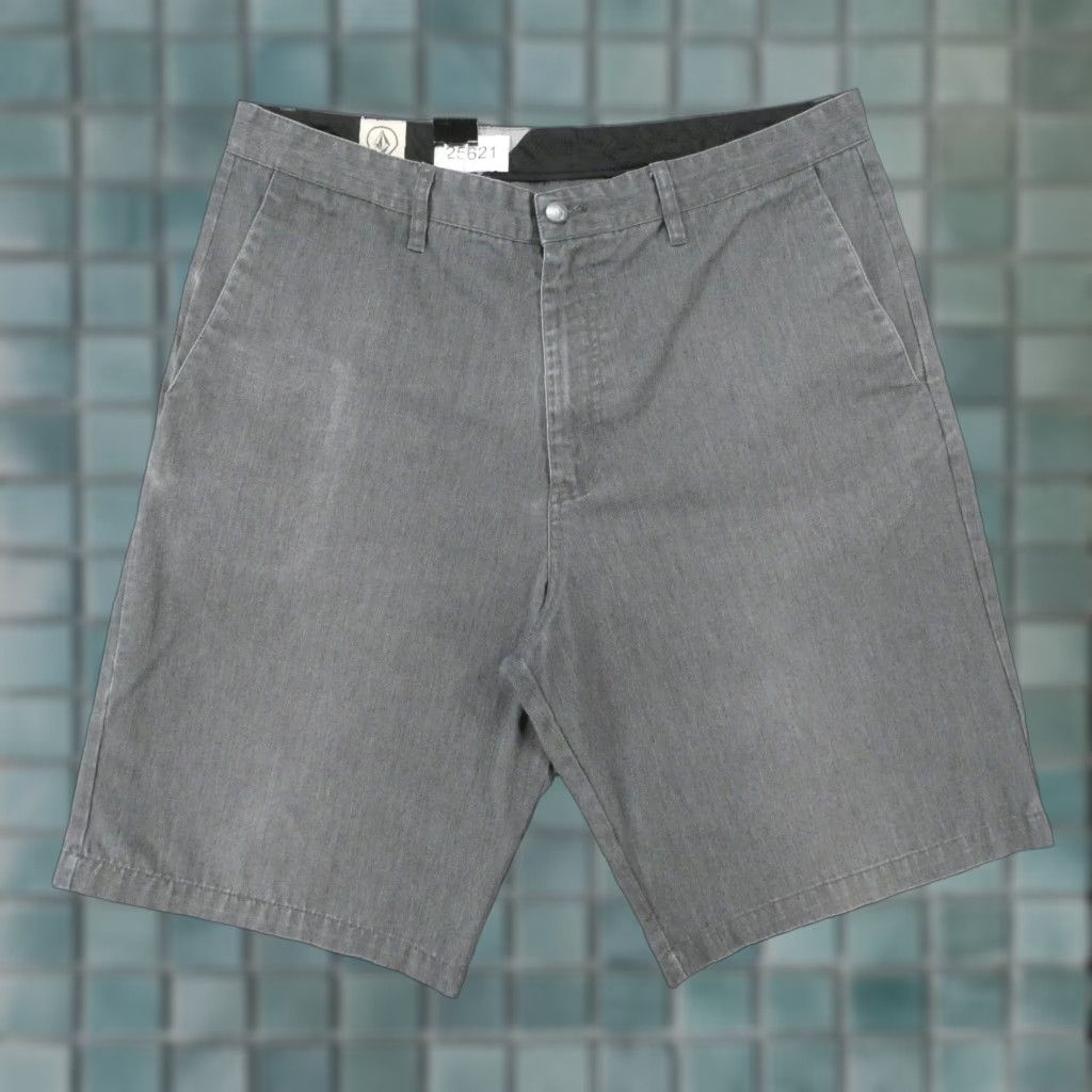 Volcom Volcom Mens Shorts 36 Chino Flat Front Gray Casual Skater Surfer Size US 36 / EU 52 - 1 Thumbnail