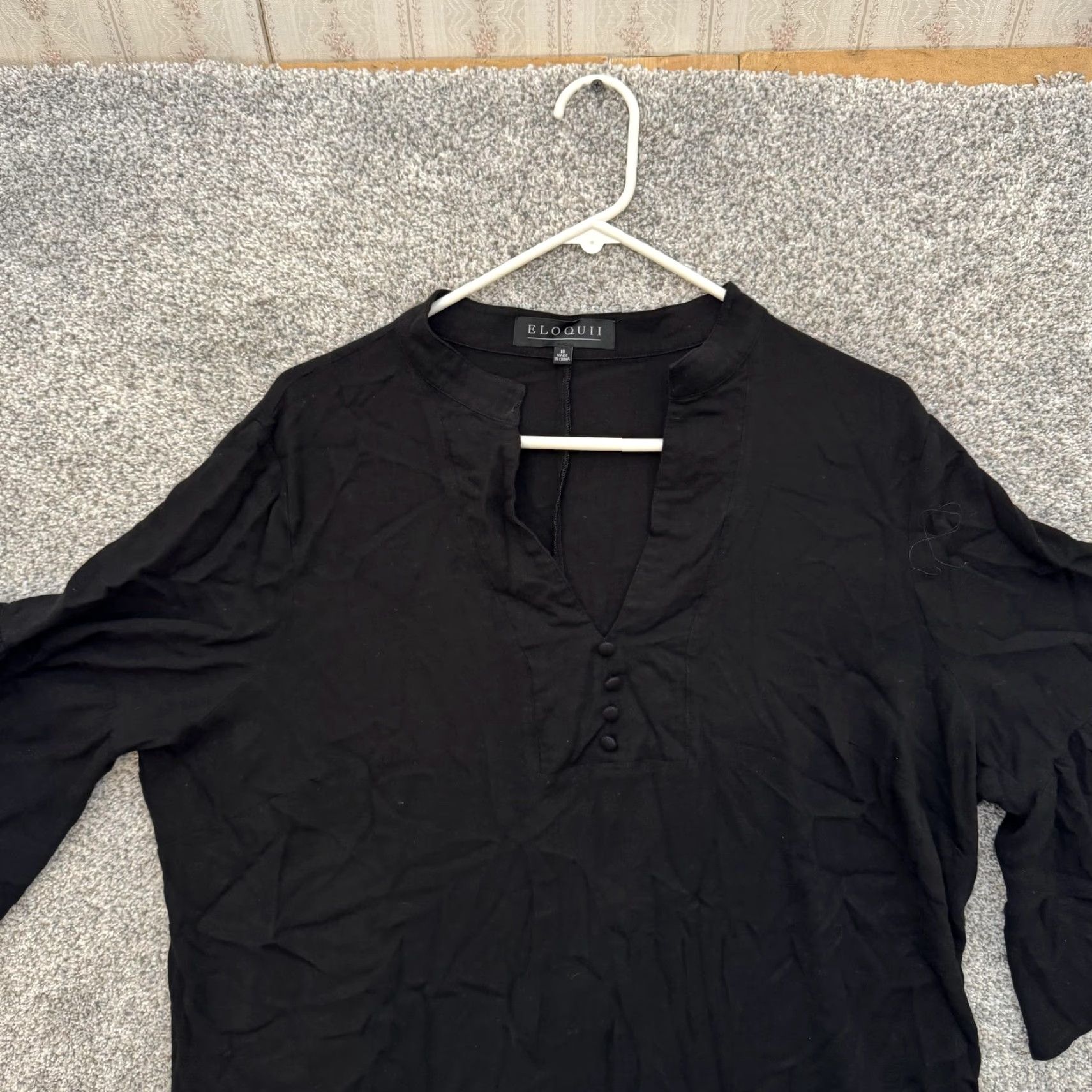Vintage Eloquii Shirt Womens 18 Black V-Neck Button Pullover Blouse Top Ruffle Flutter Sleeve Short Sleeve 4 Front Buttons Relaxed Tunic Dressy Casual Womens Size XXL / US 16-18 / IT 52-54 - 6 Thumbnail