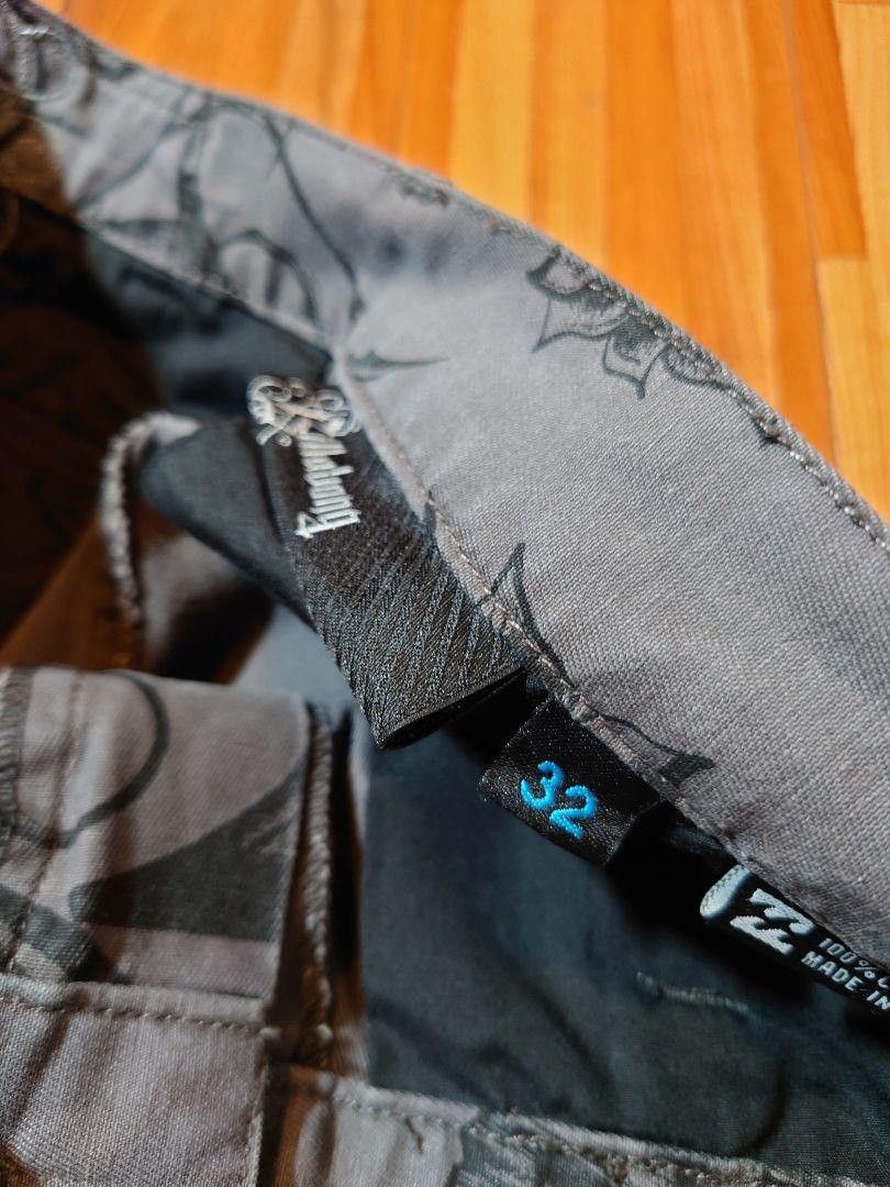 Billabong × Designer Billabong dagger tattoo cargo shorts Size US 32 / EU 48 - 23 Thumbnail