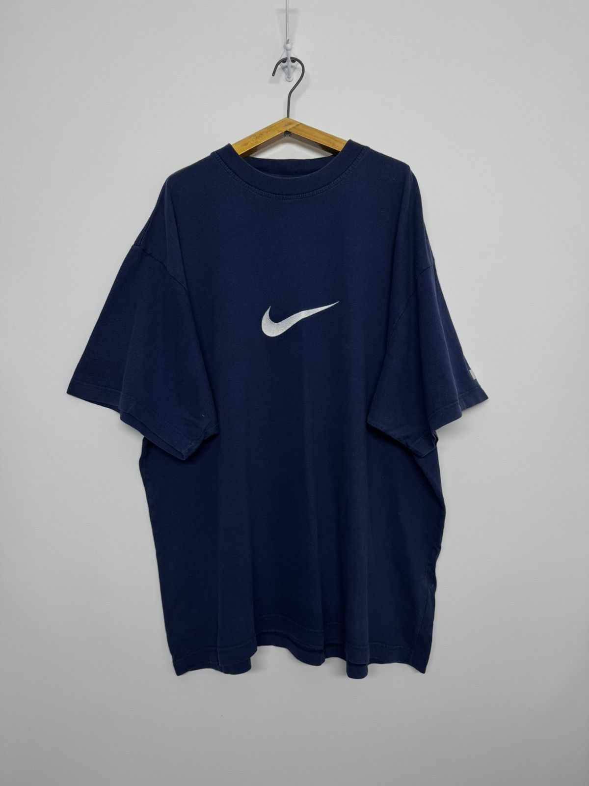 Nike Vintage Y2k Nike Center Big Swoosh Logo T-Shirt Size US XL / EU 56 / 4 - 1 Thumbnail