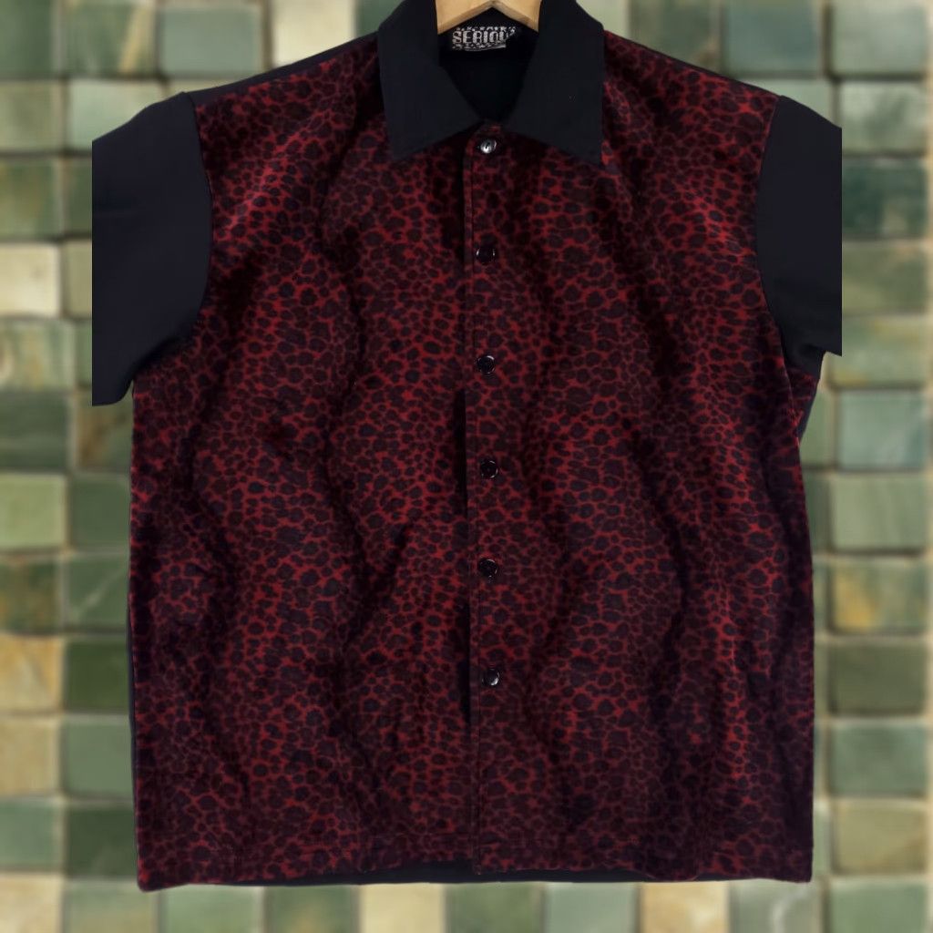 Velour VTG Serious LA Button Up Shirt Velour Cheetah Print Red Black Mens XL Short Sleeve Button Up Shirt Mens XL Black Cheetah 80s Size US XL / EU 56 / 4 - 1 Thumbnail