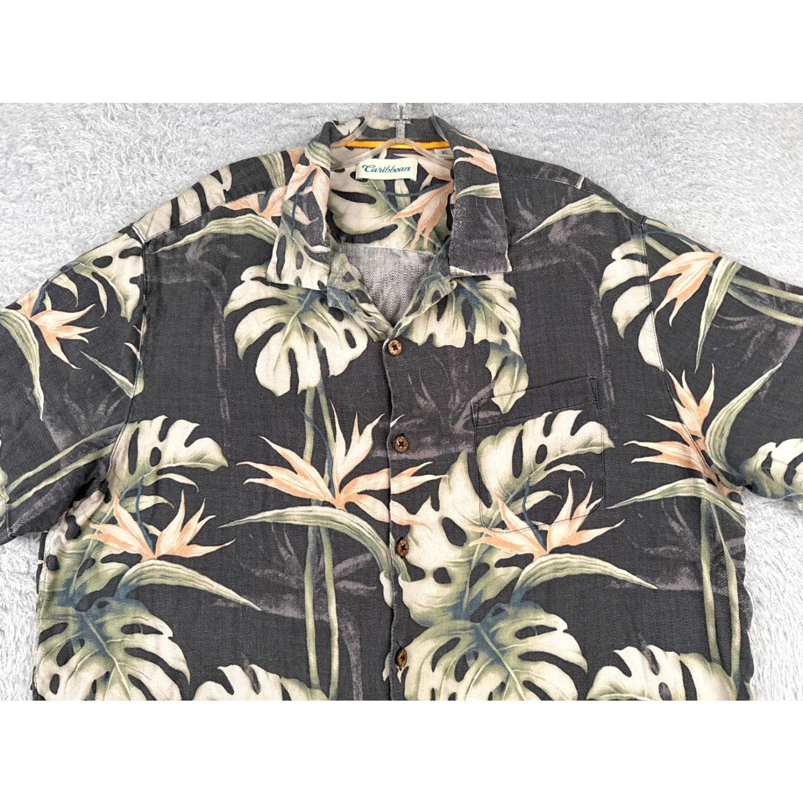 Paradise Caribbean Shirt Men XL Black Silk Blend Hawaiian Floral Short Sleeve Button-Up Collared Pocket Resort Vacation Luau Aloha 90s Size US XL / EU 56 / 4 - 4 Thumbnail