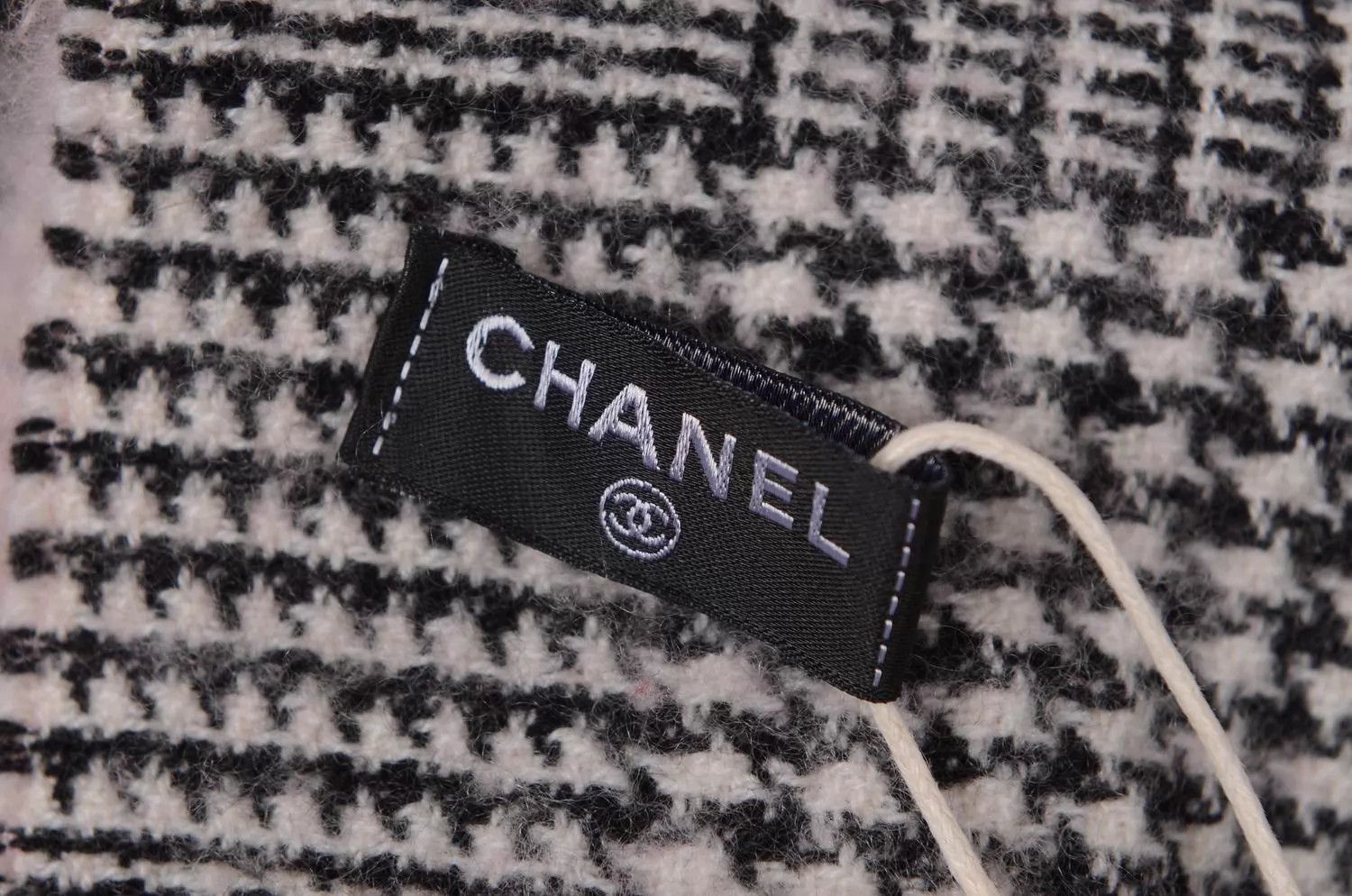 Chanel Chanel Women's Scarf Size ONE SIZE - 7 Thumbnail