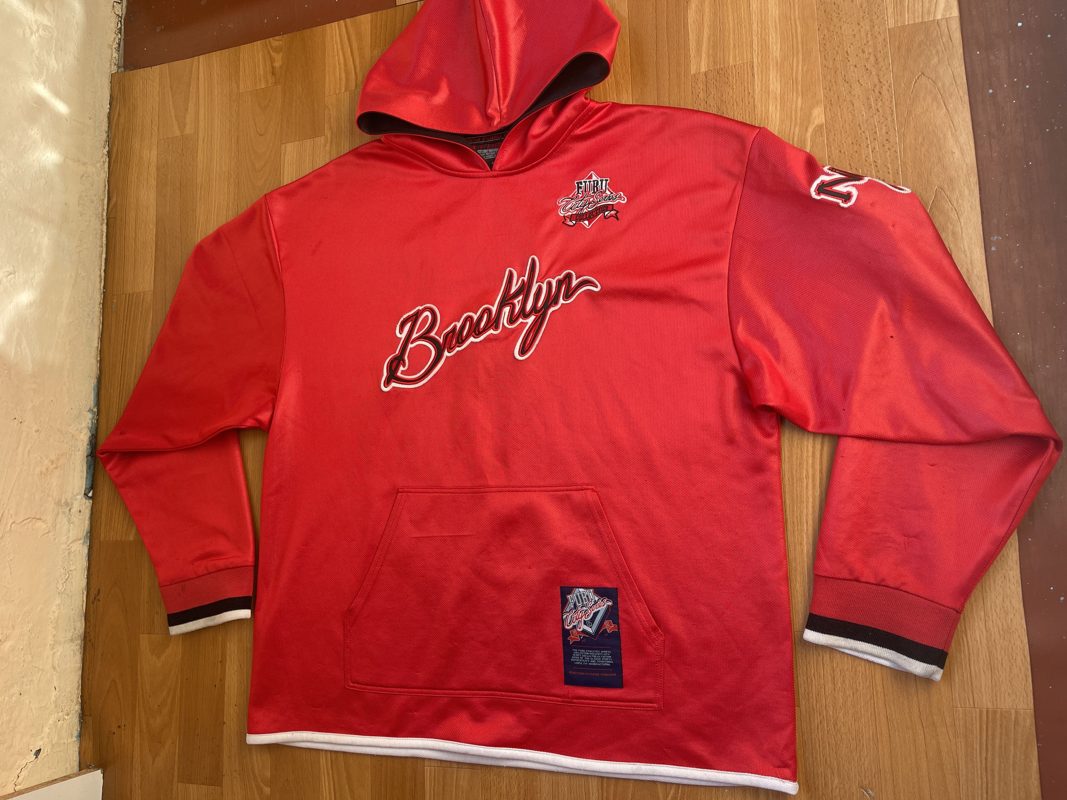 Fubu FUBU hoodie, Brooklyn t-shirt vintage New York City Series L Size US L / EU 52-54 / 3 - 10 Thumbnail