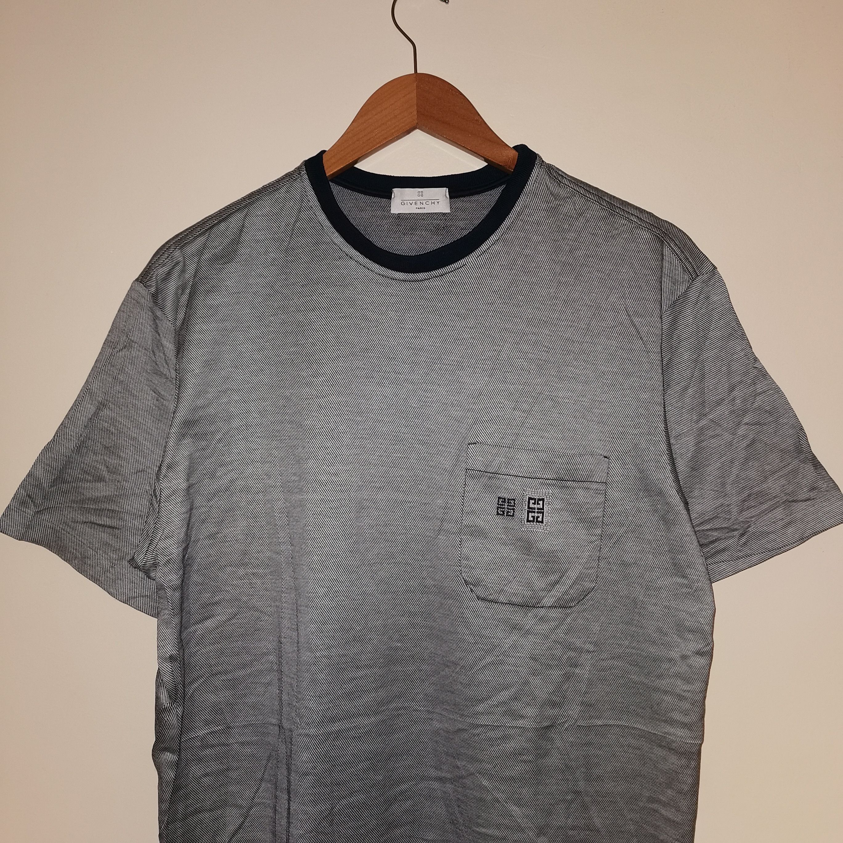 Givenchy T-shirt givenchy paris size : L Size US L / EU 52-54 / 3 - 2 Thumbnail