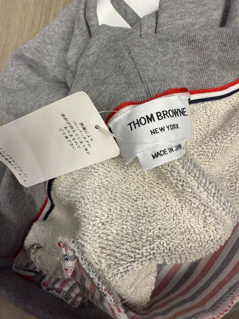 Thom Browne Thom browne Size 5 Classic four-striped loose knitted spor Size US 34 / EU 50 - 4 Thumbnail