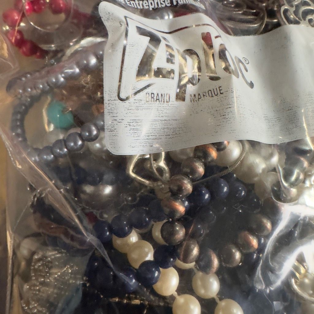 Vintage Bulk Necklaces Jewelry Lot Gallon Bag Mostly Necklaces Vinta Size ONE SIZE - 11 Thumbnail