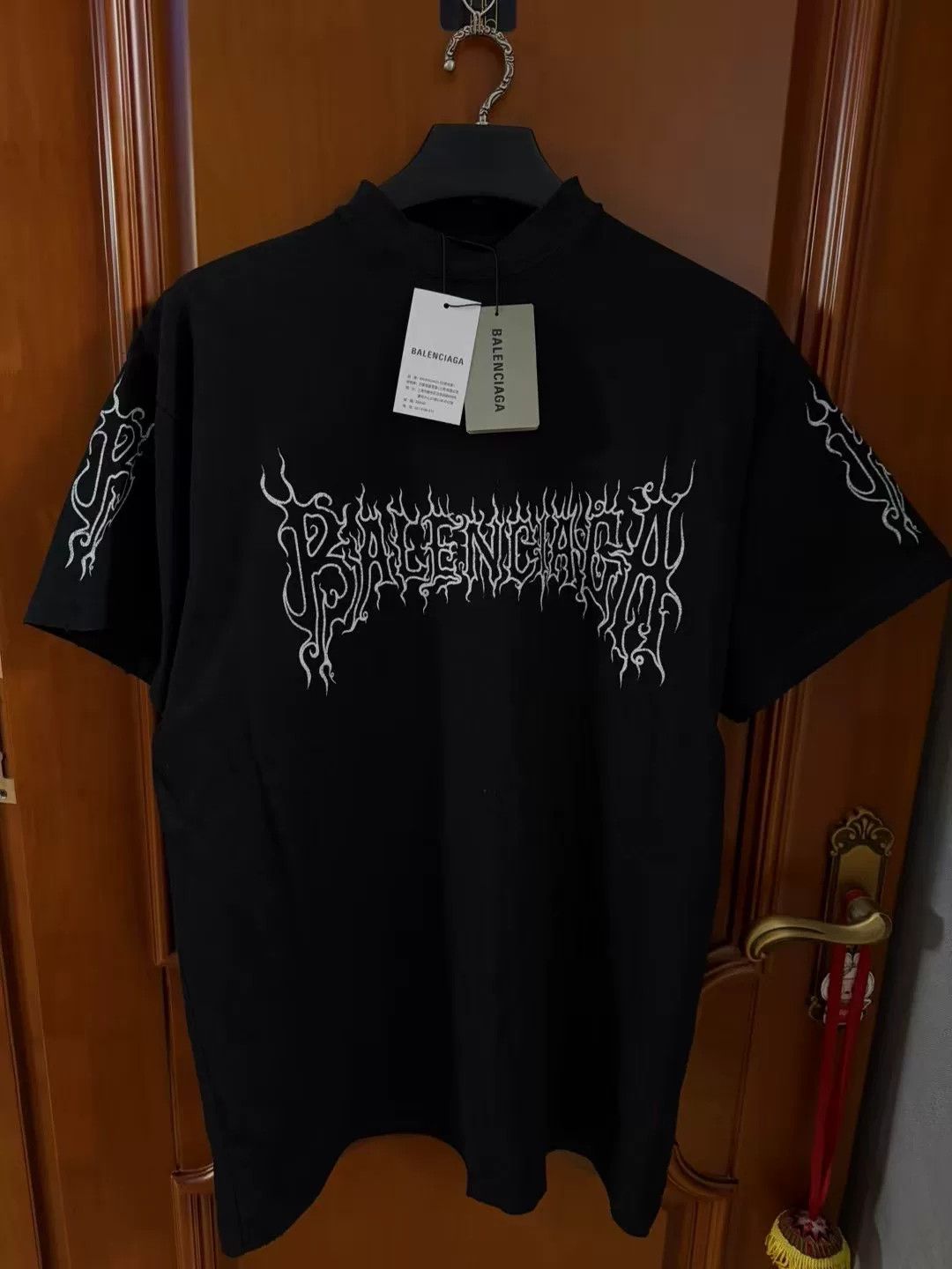 Balenciaga Balenciaga Flame Sanskrit Short-sleeve T-shirt L Size US L / EU 52-54 / 3 - 1 Thumbnail