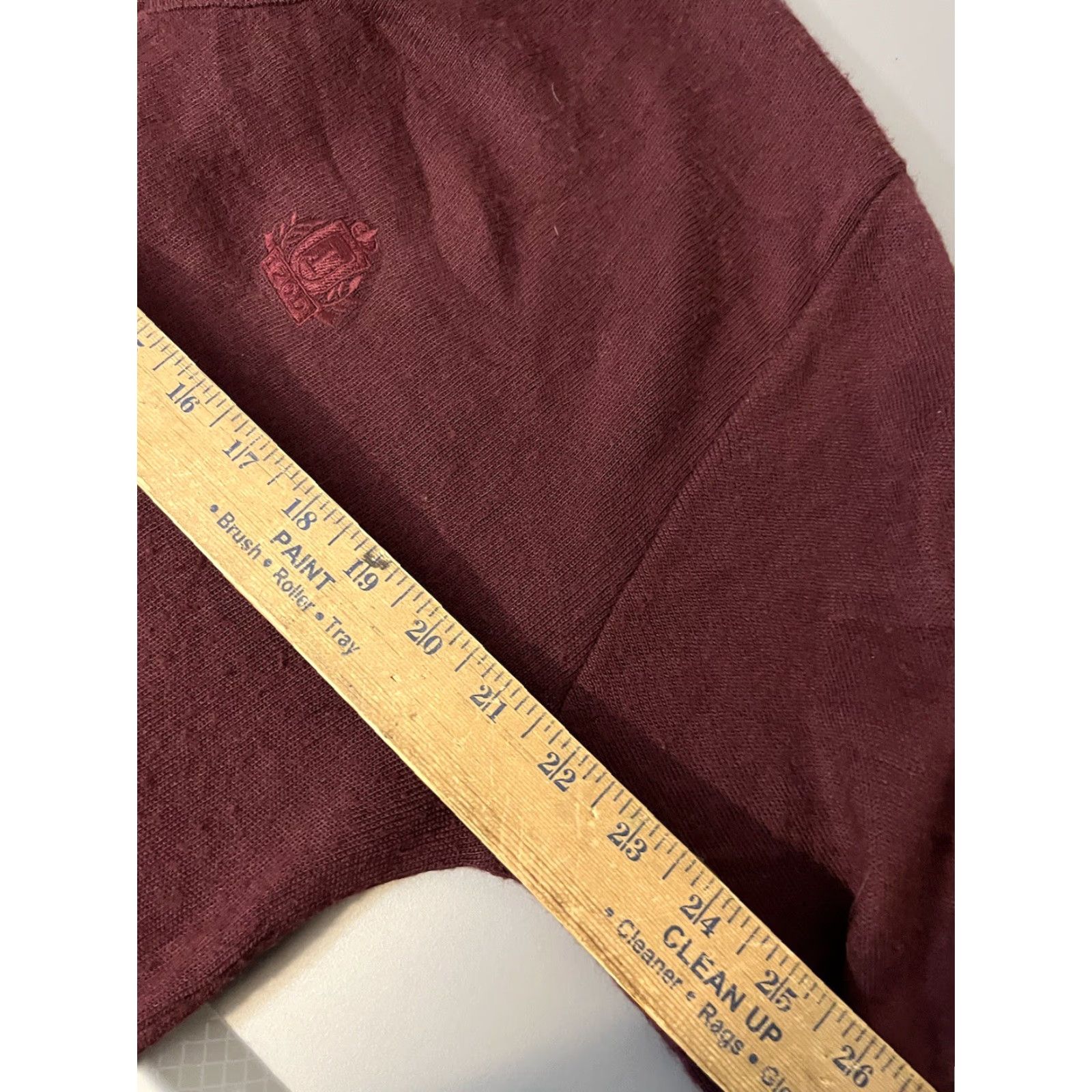 Izod VINTAGE IZOD Maroon V-Neck Sweater Men’s L Crest Logo Knit Pullover Preppy USA Shirt Size US L / EU 52-54 / 3 - 5 Thumbnail
