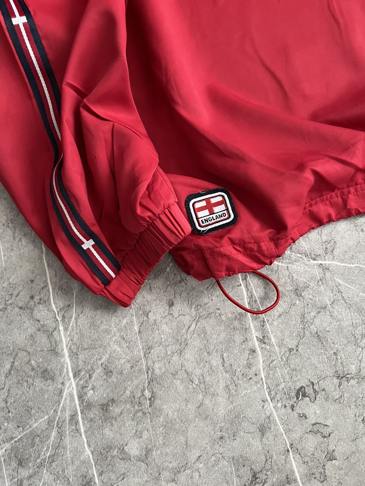 Umbro (SOLD) Vintage Umbro England Halfzip Windbreaker Size US L / EU 52-54 / 3 - 6 Thumbnail