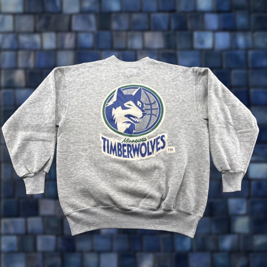 Champion VINTAGE Champion NBA Minnesota Timberwolves Sweatshirt Gray Size L 80s Pullover Men Size US L / EU 52-54 / 3 - 1 Thumbnail