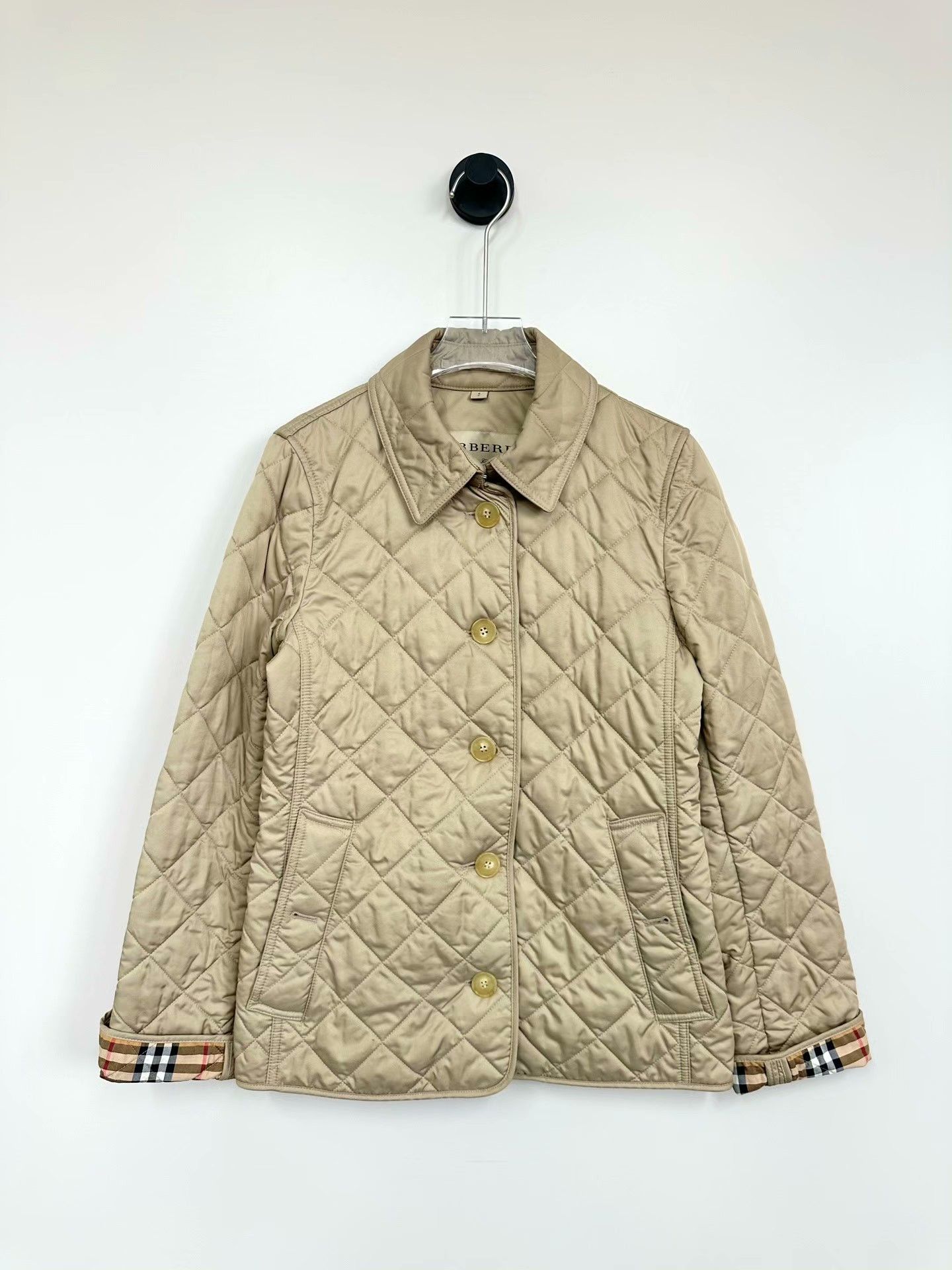 Burberry Burberry Beige Diamond-Quilted Jacket Size S / US 4 / IT 40 - 1 Thumbnail