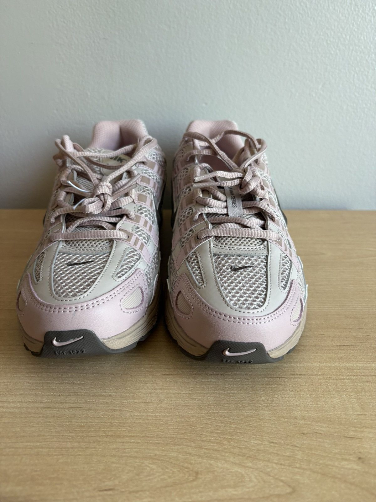 Nike Nikes P-6000 Pink / Beige runners Size US 9 / EU 42 - 3 Thumbnail
