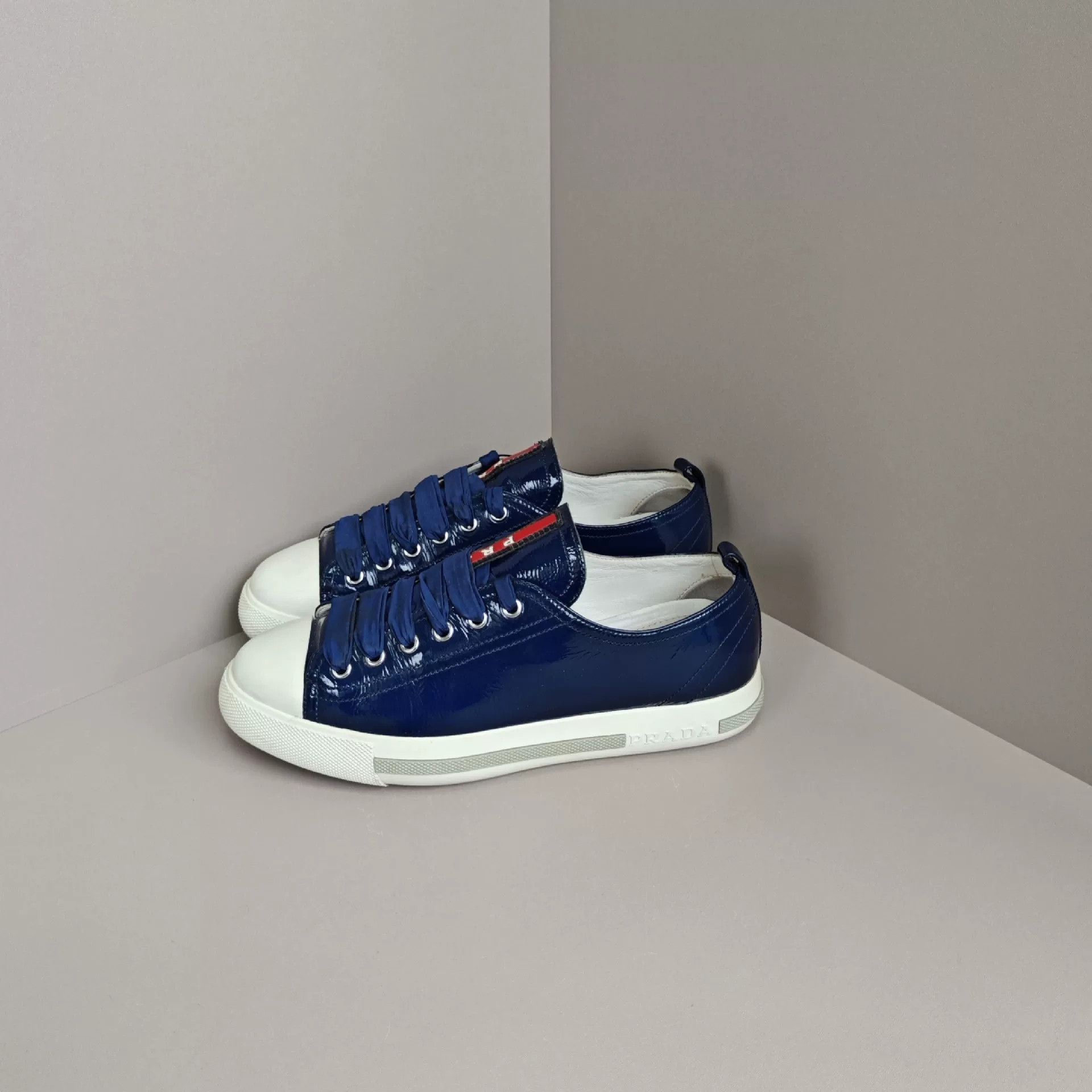 Prada Prada Casual Lowtop Sneakers us_6 Women Size US 6 / IT 36 - 1 Thumbnail