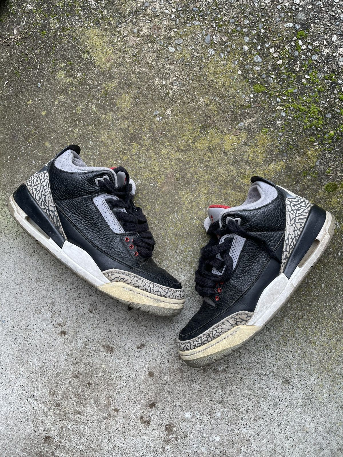 Jordan Brand Jordan 3 black cement Size US 9.5 / EU 42-43 - 1 Thumbnail