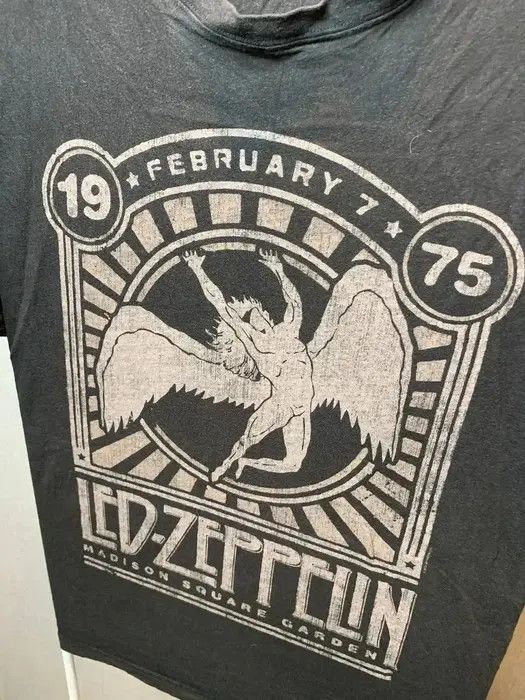 Led Zeppelin Led Zeppelin T-shirt 7 february 1975 rock vintage size XL Size US XL / EU 56 / 4 - 2 Thumbnail