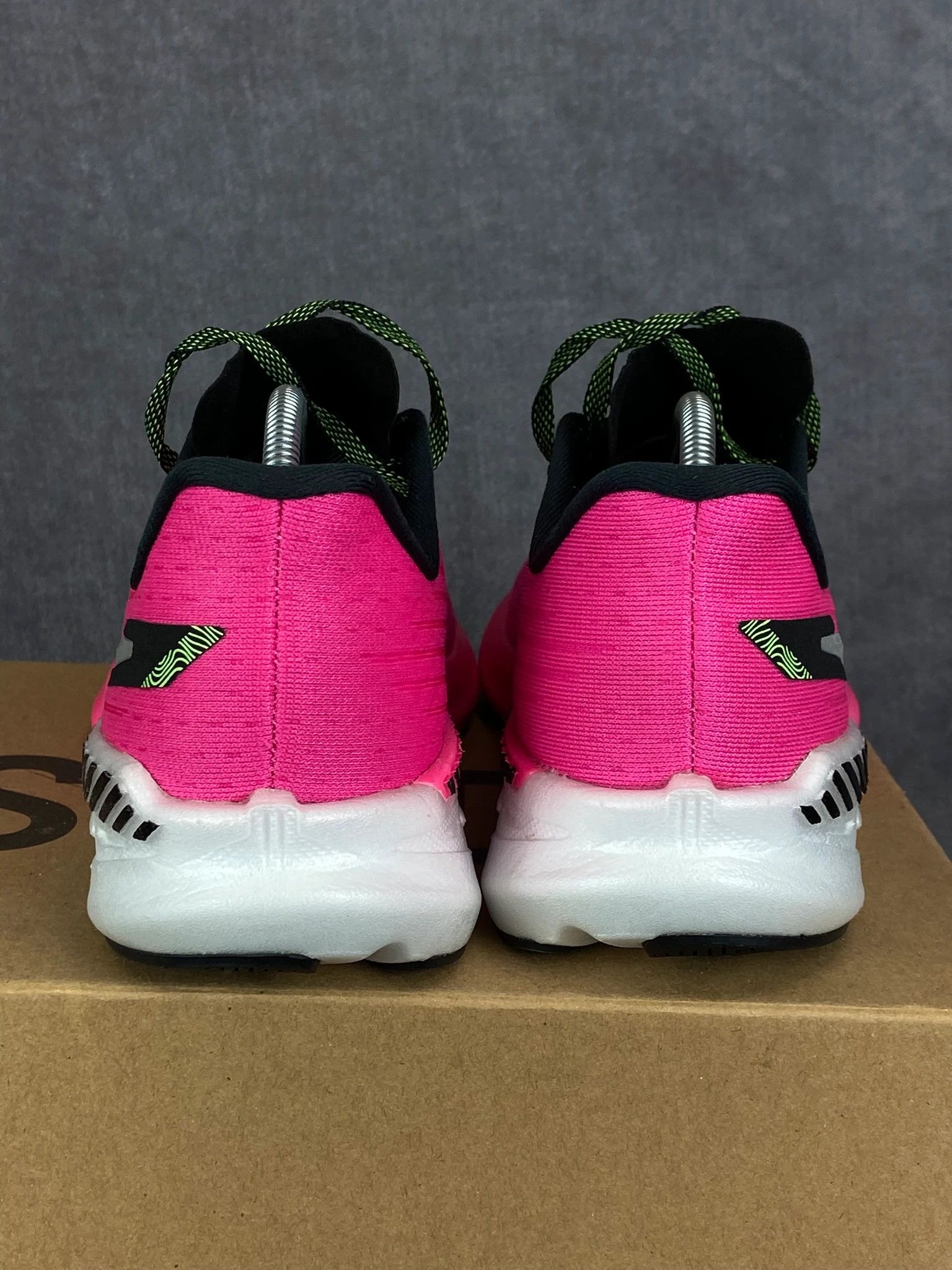 Brooks Brooks Hyperion GTS Pink Running Shoes Size 41 Size US 8 / EU 41 - 4 Thumbnail