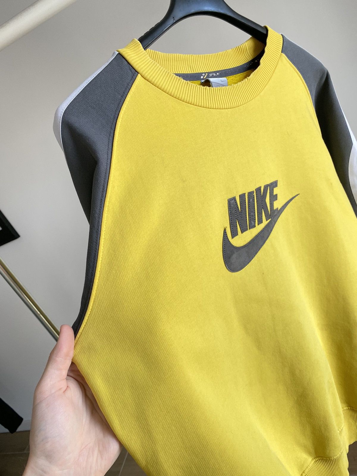 Nike Vintage Y2K Nike Sweatshirt Size US L / EU 52-54 / 3 - 7 Thumbnail