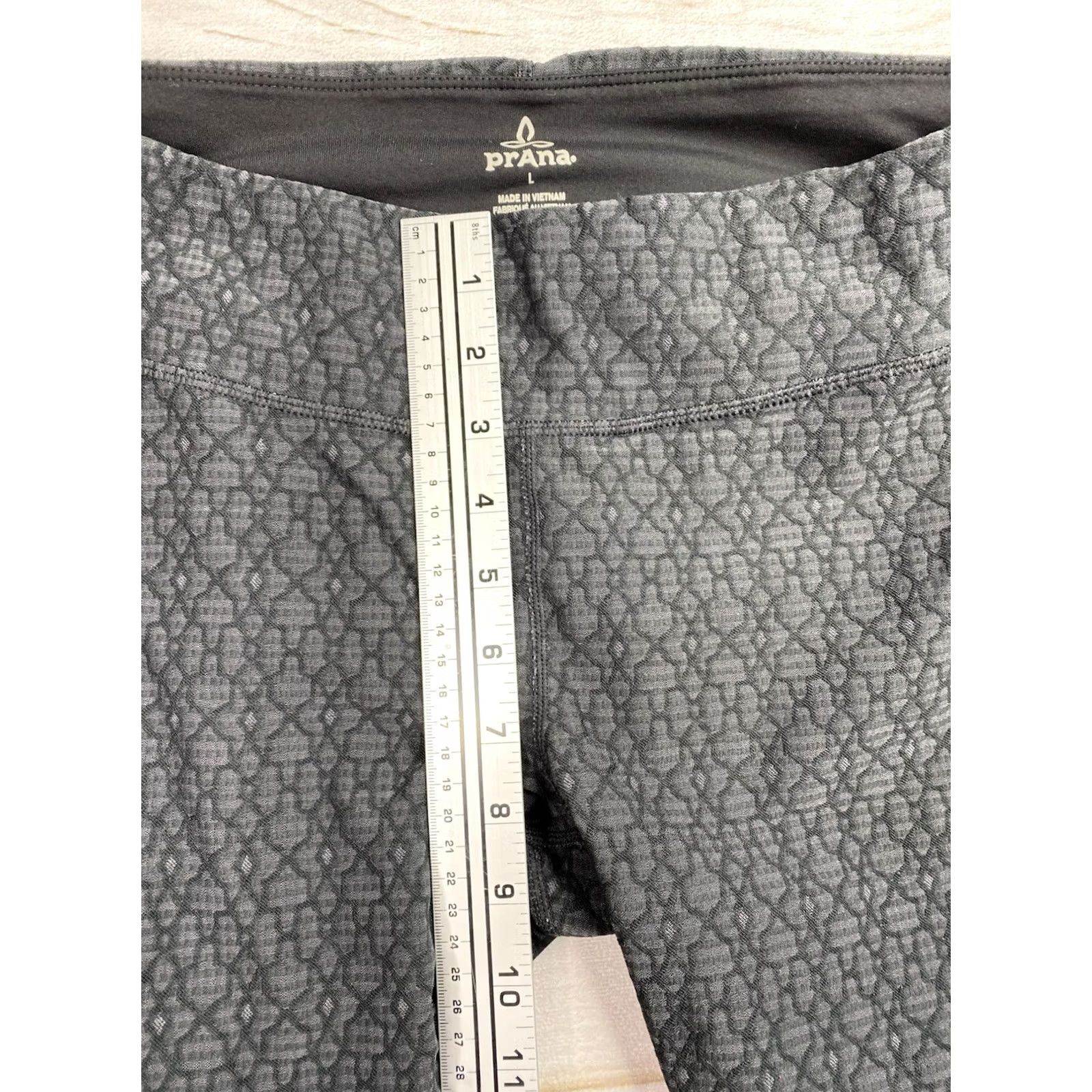 Prana prAna Leggings Womens L Black Printed Low Rise Athleisure Yoga Pilates Activewear Geometric Ruched Leg Size 36" / US 14 / IT 50 - 6 Thumbnail