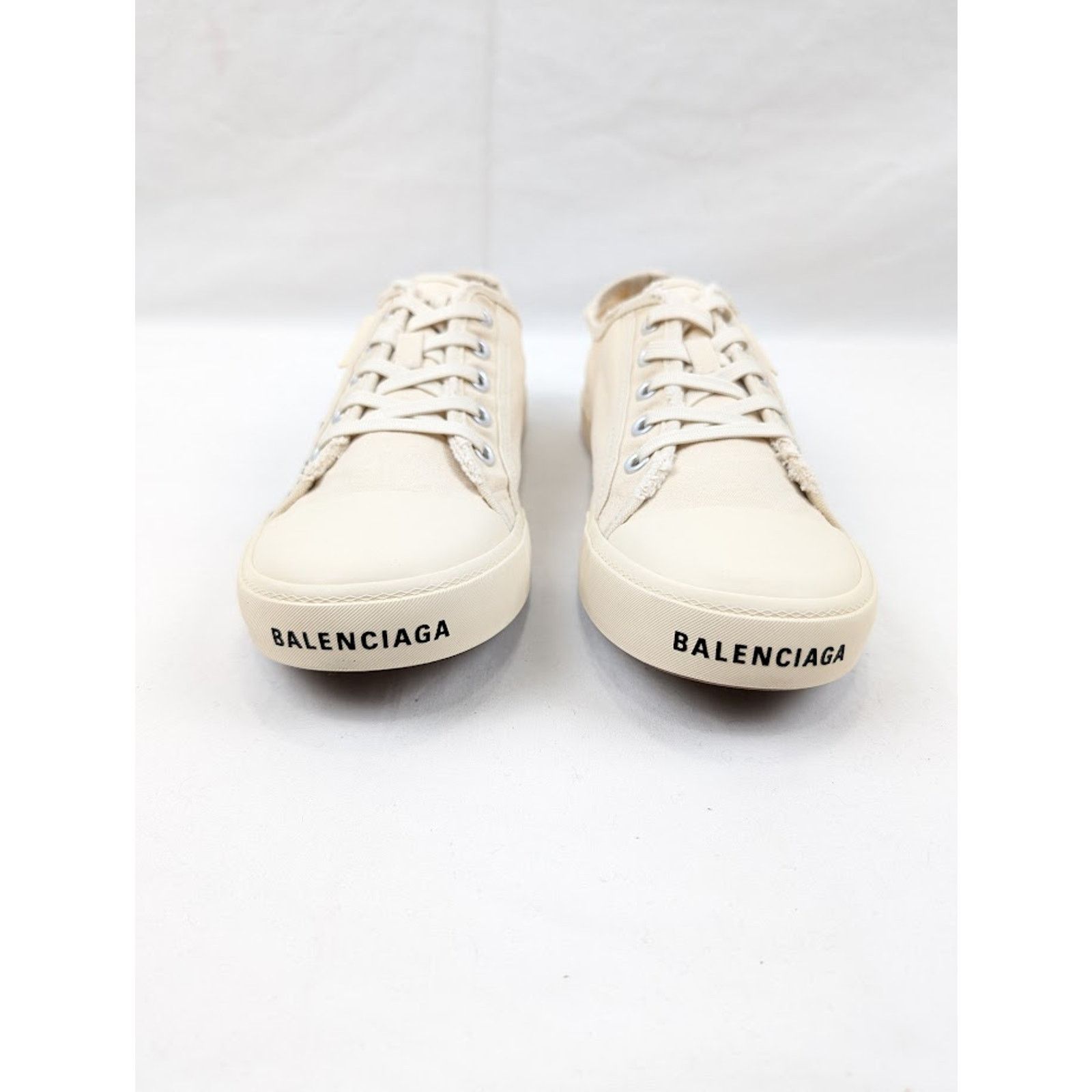 Balenciaga o1rshd1 Paris Low-Top Sneakers in White Size US 7 / EU 40 - 14 Thumbnail