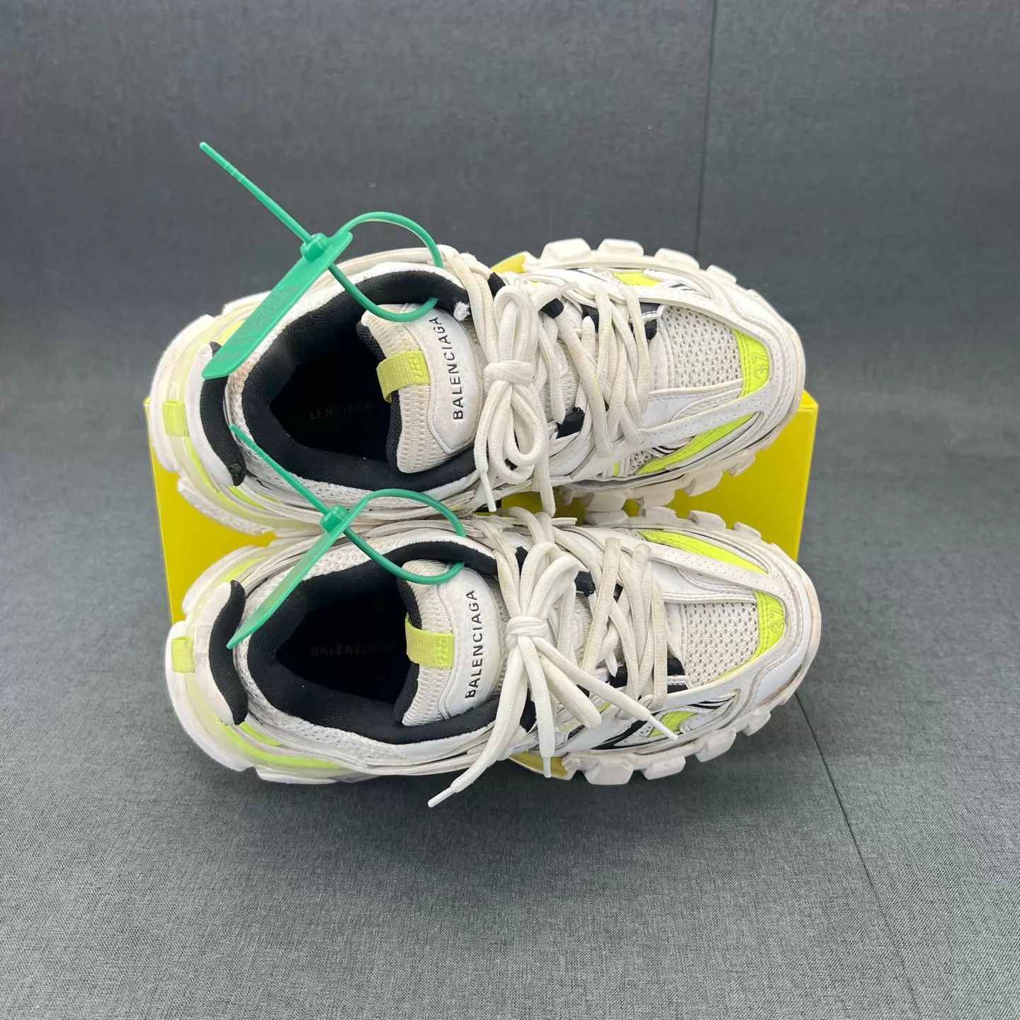 Balenciaga Balenciaga Track Sneaker White Green 37 women's Size US 7 / IT 37 - 7 Thumbnail