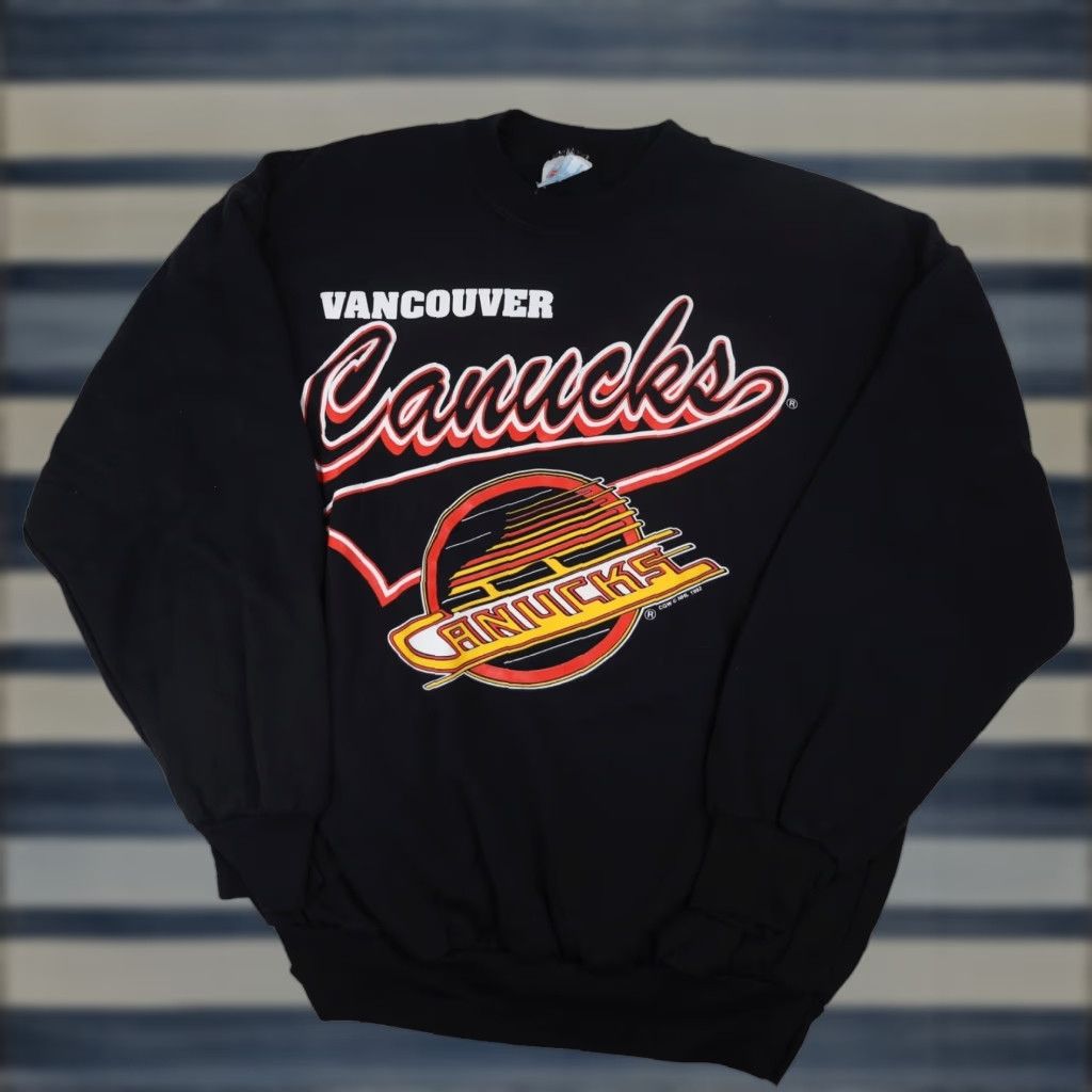 Vintage VINTAGE Vancouver Canucks Hockey Graphic Sweatshirt Men M Black 90s Pullover Crewneck Sports Size US M / EU 48-50 / 2 - 1 Thumbnail
