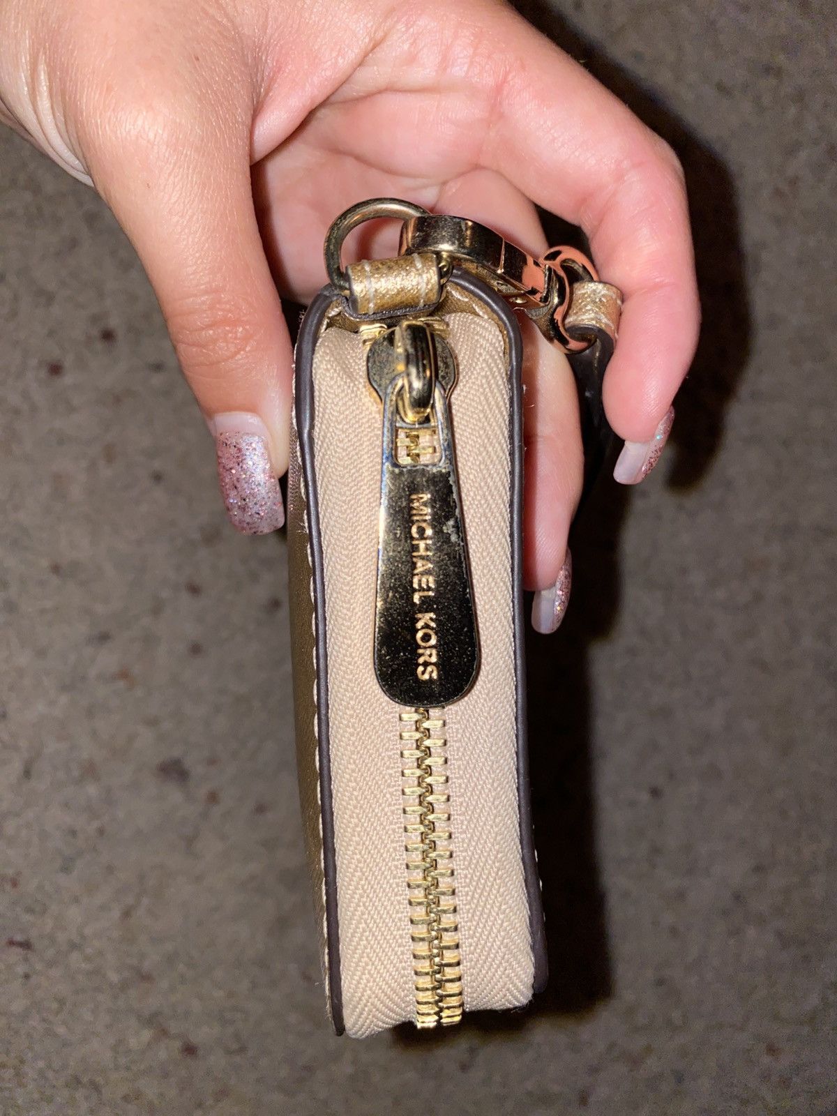 Michael Kors Michael Kors Gold Wristlet Wallet Size ONE SIZE - 9 Thumbnail