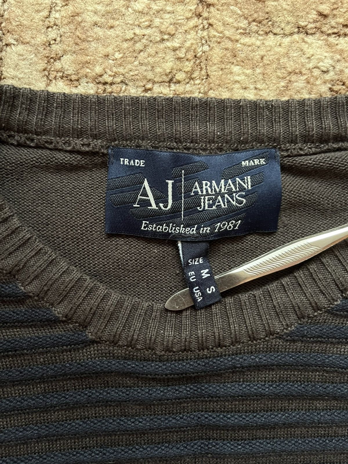 Armani Vintage Armani Jeans Authentic Made In Italy Brown Sweater Size US S / EU 44-46 / 1 - 3 Thumbnail