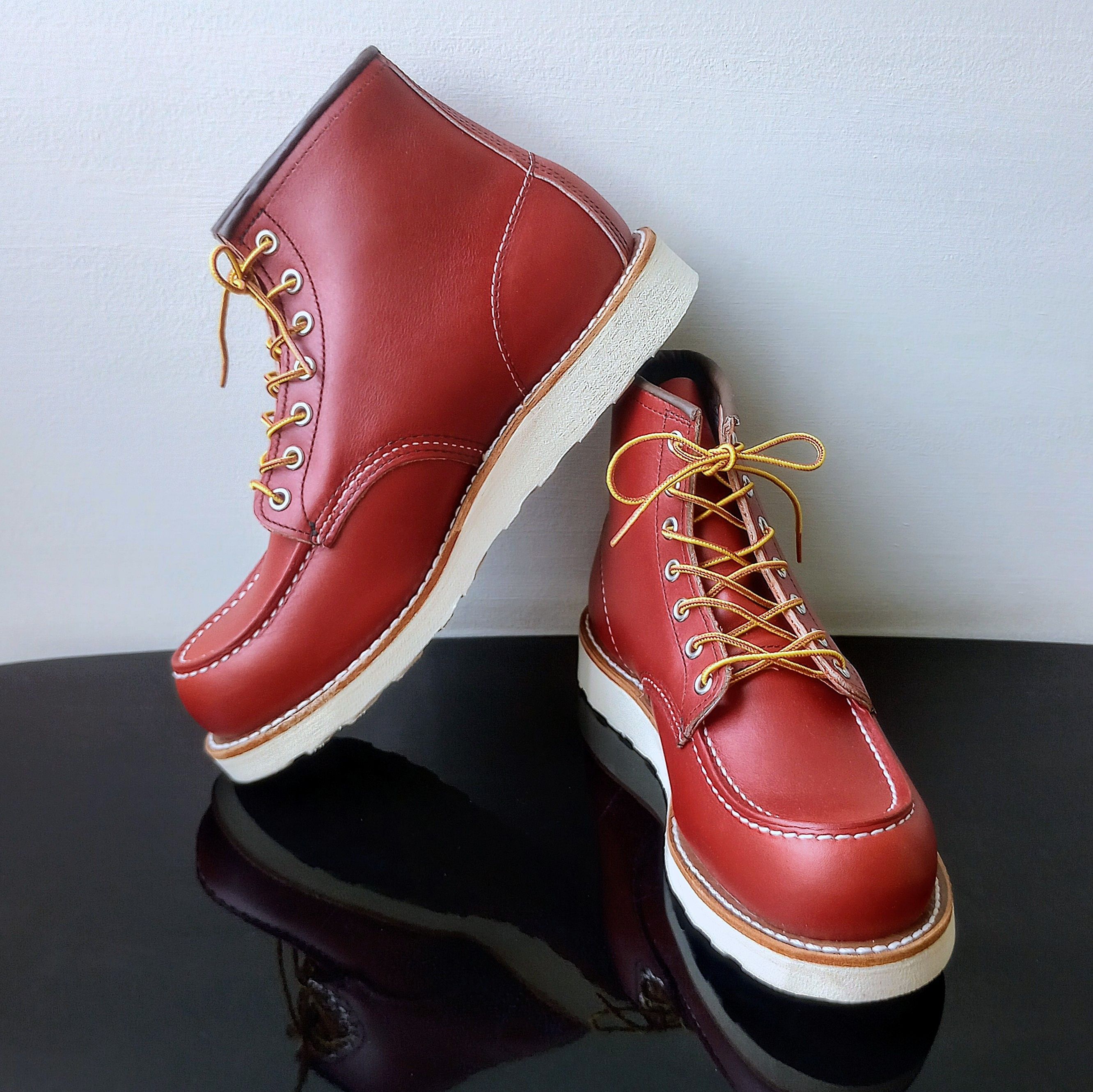 Red Wing Red Wing Heritage Men Classic Moc in Oro Russet-Made in USA Size US 8 / EU 41 - 13 Thumbnail