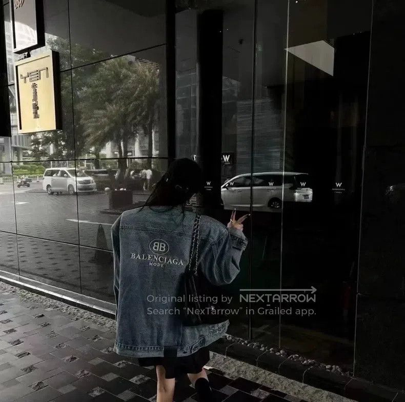 Balenciaga Balenciaga Blue Washed Destroyed Back Embroidered Double B Size US S / EU 44-46 / 1 - 7 Thumbnail