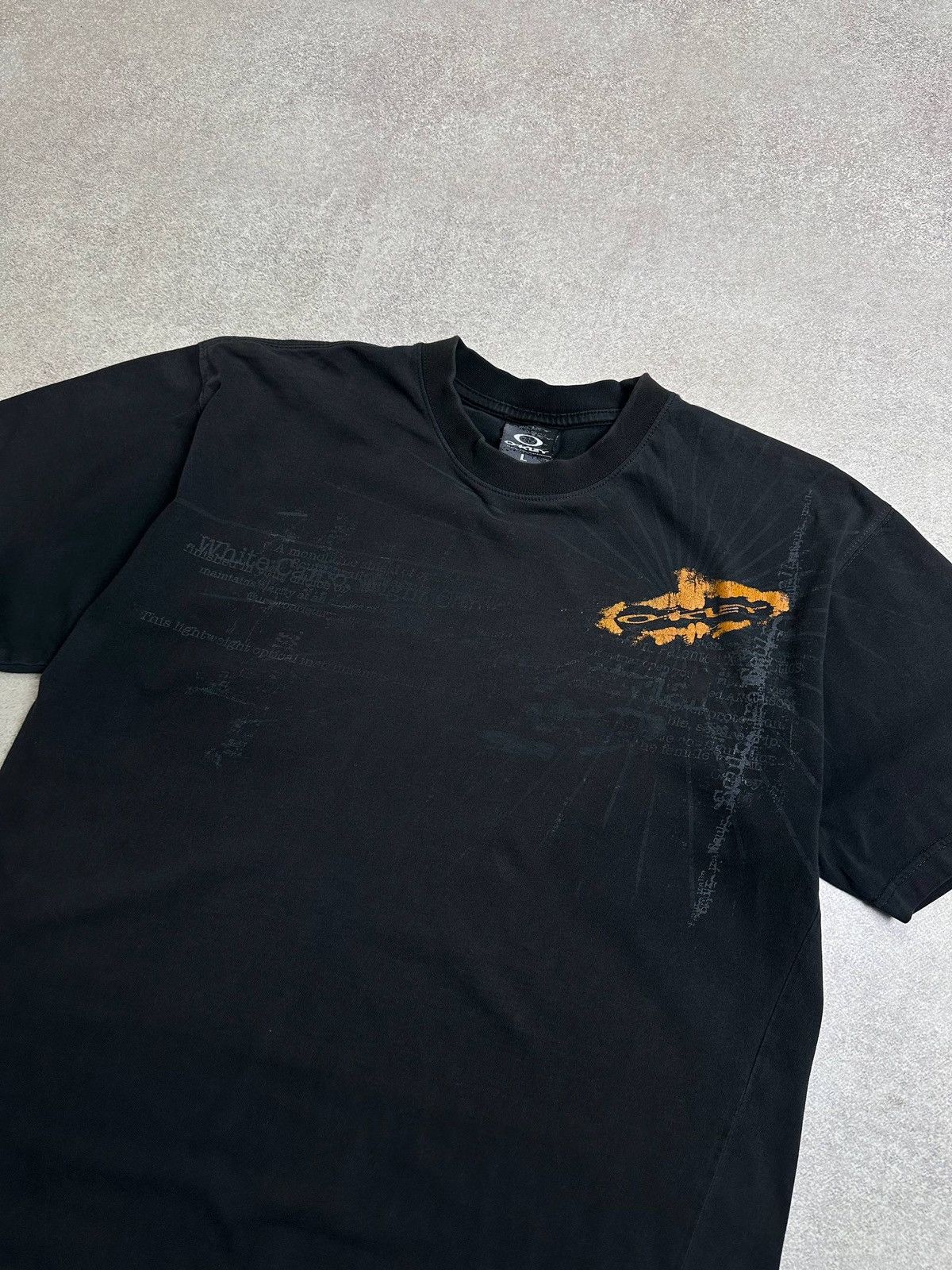 Oakley Vintage 90s Oakley Software Burned Logo T-shirt Rare L Size US L / EU 52-54 / 3 - 3 Thumbnail