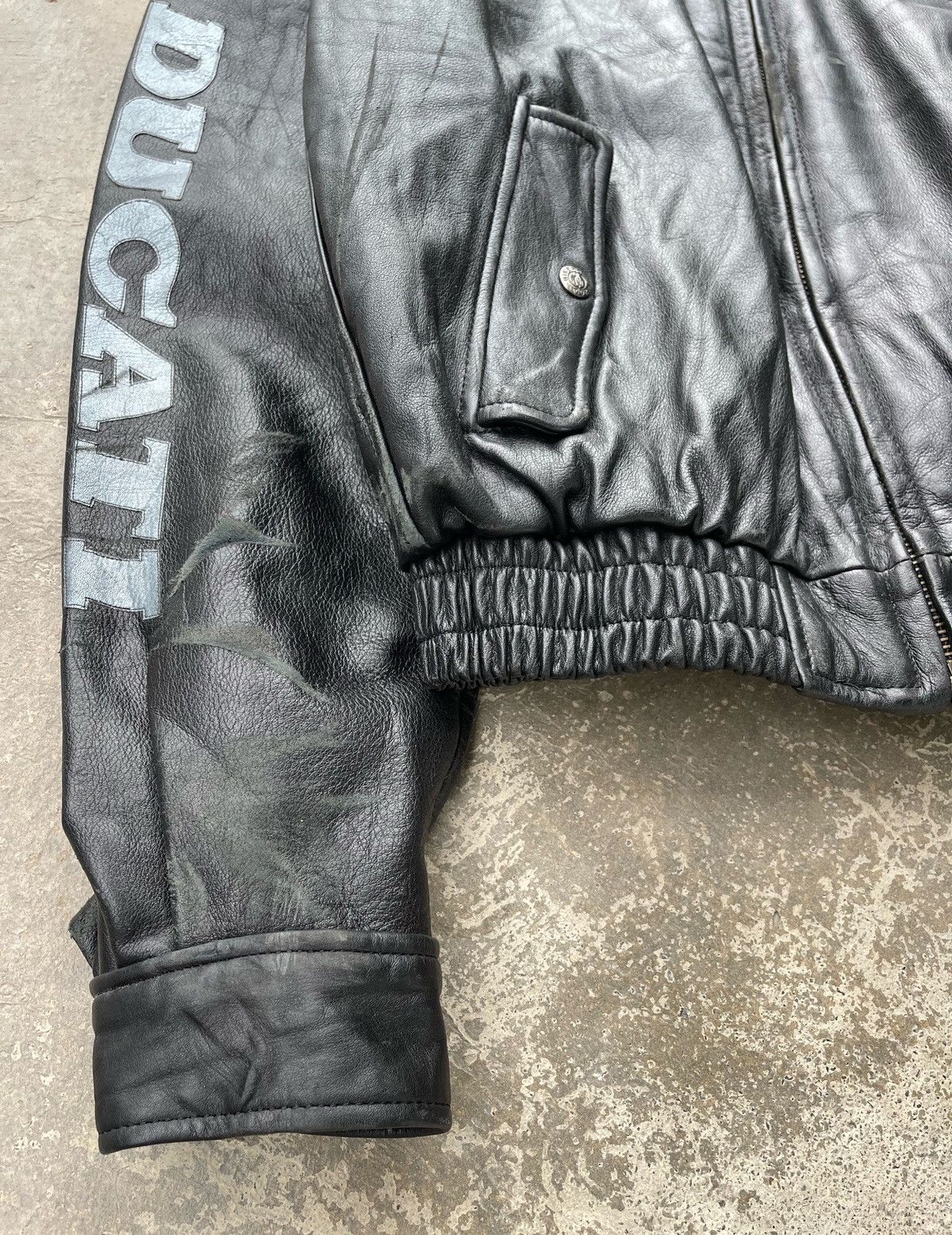 Ducati × Kadoya 🔥RARE🔥 DUCATI ITALY BY KADOYA GENUINE LEATHER RAIDER JACKET Size US M / EU 48-50 / 2 - 8 Thumbnail
