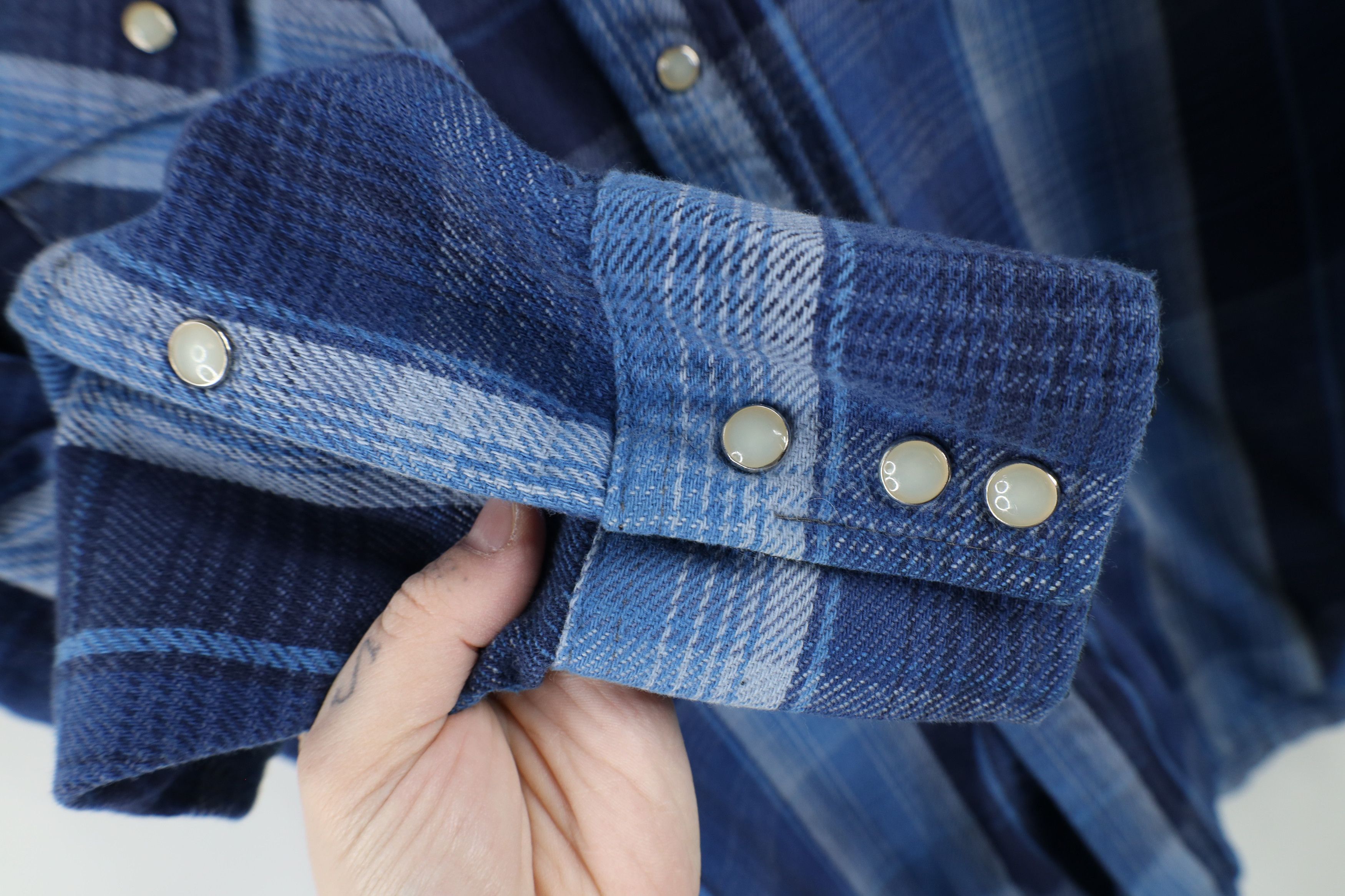 Vintage Vintage 90s Streetwear Heavy Western Snap Button Shirt Size US XL / EU 56 / 4 - 4 Thumbnail