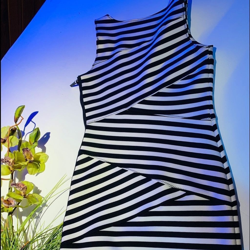 Michael Kors Michael Kors White & Black stripes dress size 2 Size XXS / US 00 / IT 34 - 5 Thumbnail