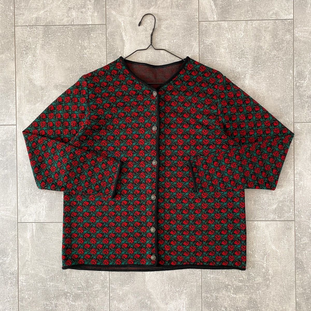 Japanese Brand 90s Vintage Japanese Unisex Hand Knit Roses Cardigan Size M / US 6-8 / IT 42-44 - 2 Thumbnail