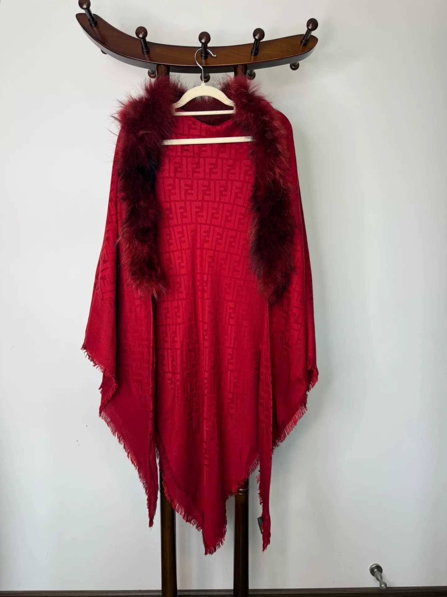 Fendi Fendi Fox Fur Trimmed Logo Stole Size US M / EU 48-50 / 2 - 1 Thumbnail