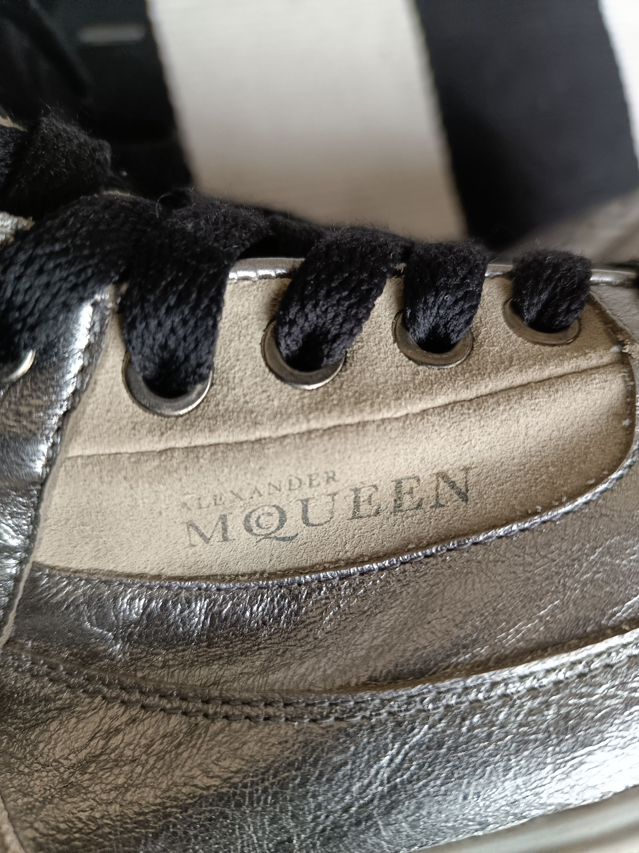 Alexander McQueen × Puma Puma x Alexander McQueen silver high top sneakers Size US 8.5 / IT 38.5 - 7 Thumbnail
