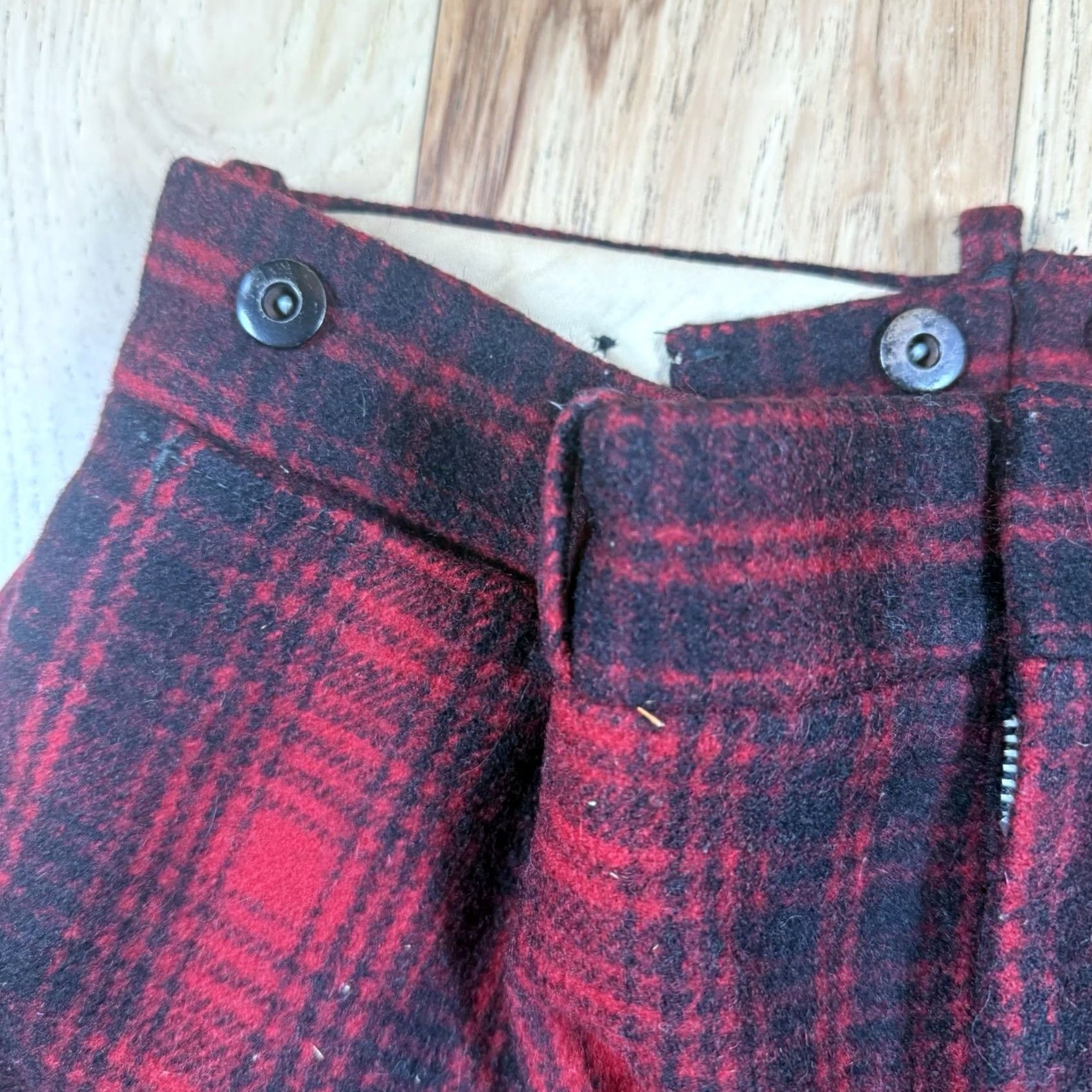 Vintage Okay, I've revised the title to: Vintage Woolrich Buffalo Hunting Pants Mens 30x32 Red Plaid Wool Insulated Size US 30 / EU 46 - 7 Thumbnail