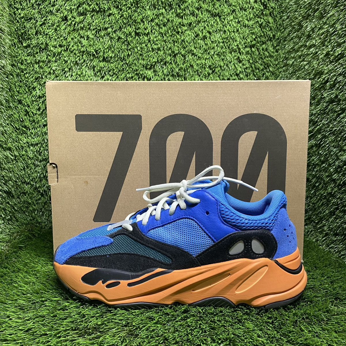 Yeezy Yeezy 700 “Bright Blue” Size US 9 / EU 42 - 6 Thumbnail