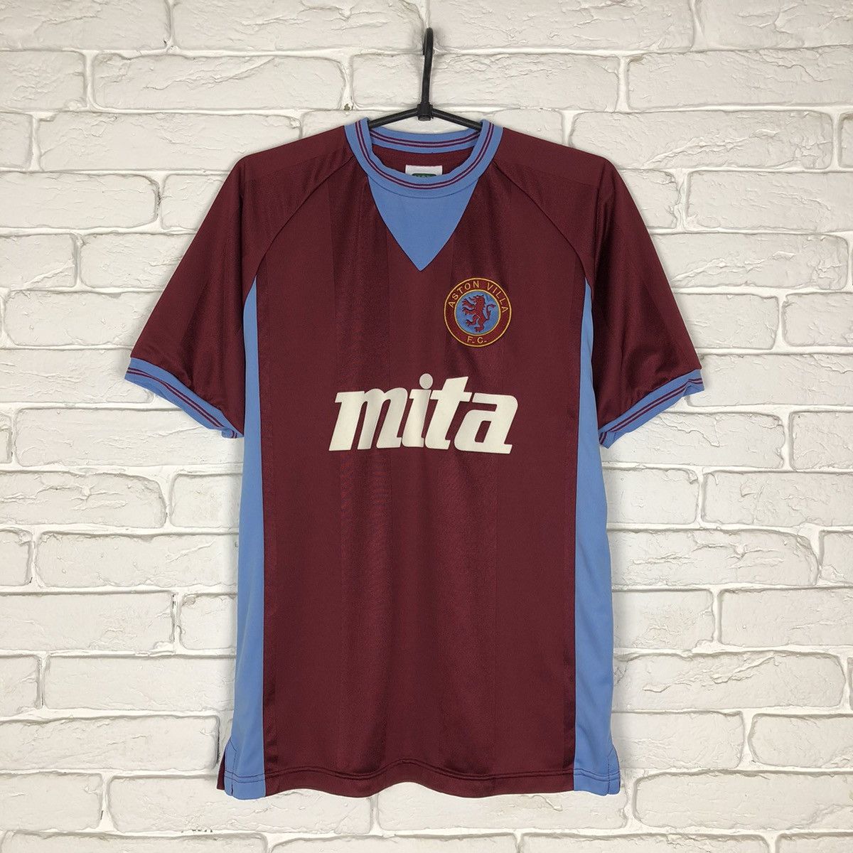 Other Aston Villa retro copy jersey draw score Size US S / EU 44-46 / 1 - 1 Thumbnail