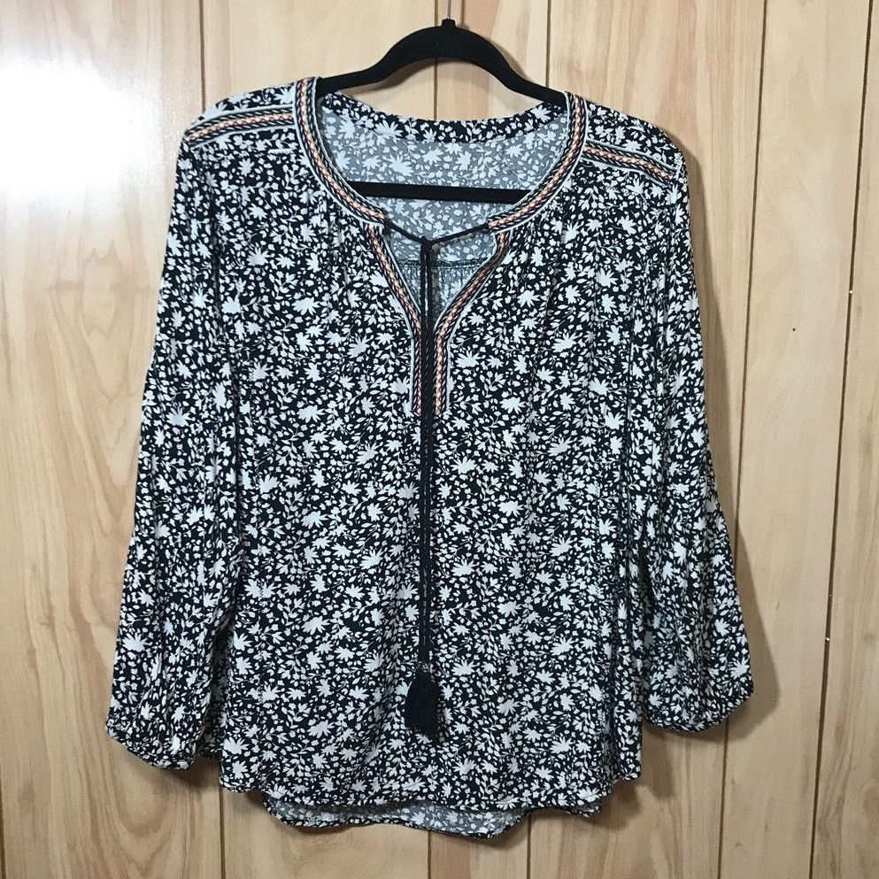 Other Daniel Rainn Tie Closure Round Neck Long Sleeve Top Size L / US 10 / IT 46 - 1 Thumbnail
