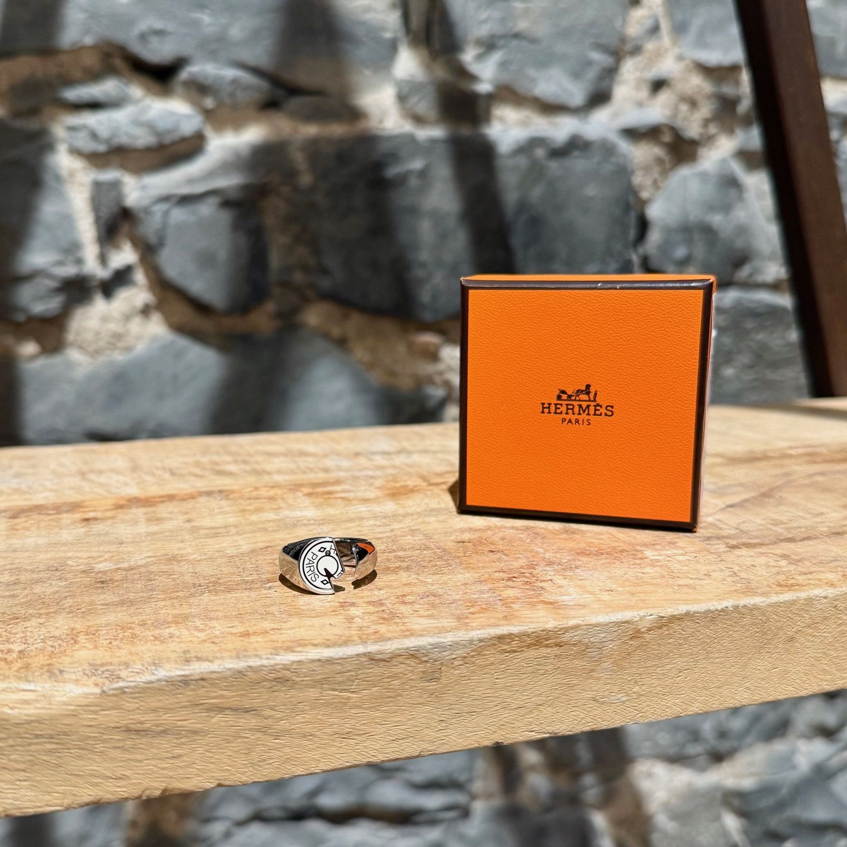 Hermes Hermès Carrousel Craie Lacquered Signet Ring - Size 60 Size ONE SIZE - 1 Thumbnail