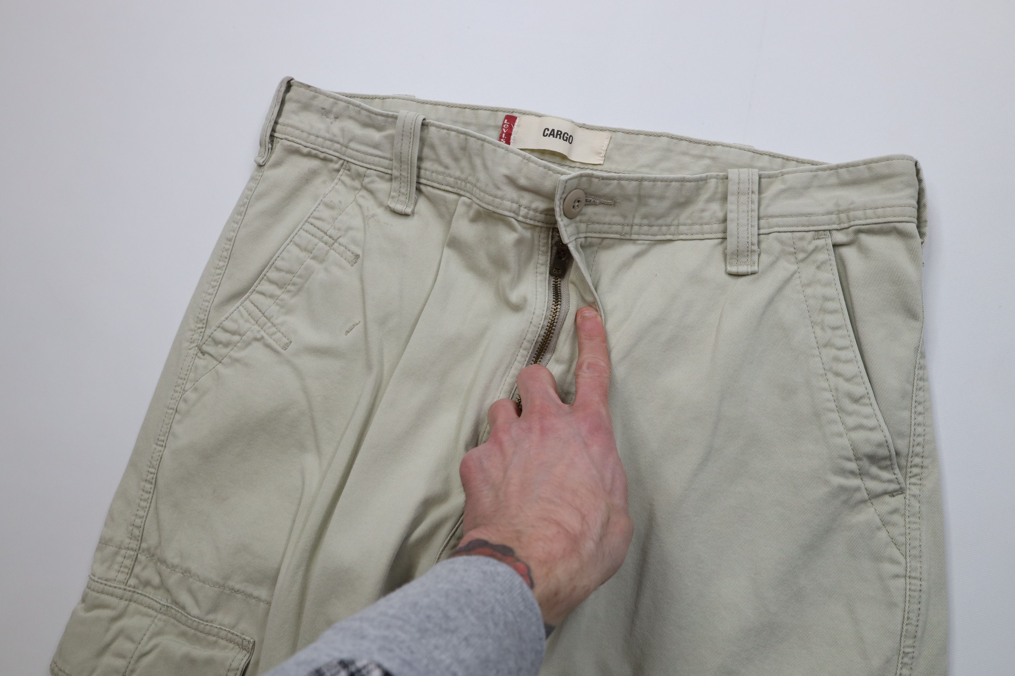 Levi's Vintage Y2K Levis Fit Wide Leg Cargo Pants Beige Cotton Size US 36 / EU 52 - 7 Thumbnail