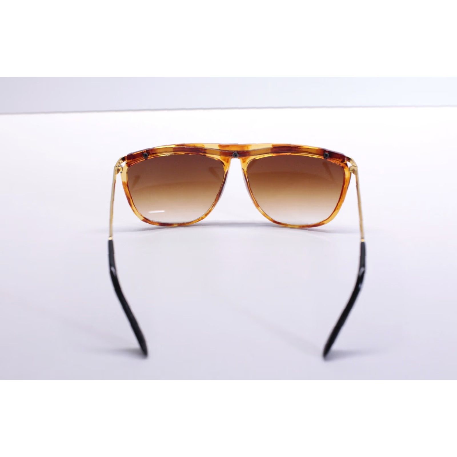 Vintage VINTAGE Sunglasses Tortoise Gold Frame Arm Fade Lens 80s 90s Retro Gambler Unisex Adult Round Metal Frame Size ONE SIZE - 3 Thumbnail