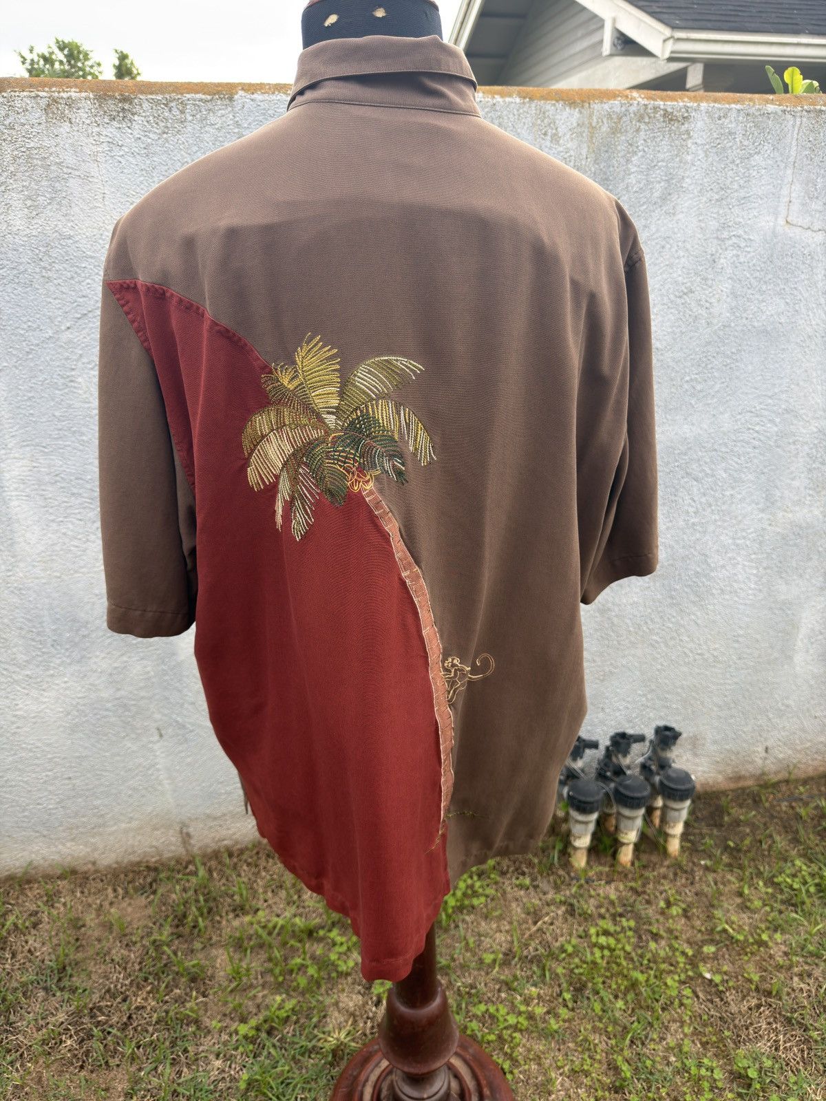 Tori Richard PreOwned Tori Richard Brown Hawaiian Print Men's XL Size US XL / EU 56 / 4 - 2 Thumbnail