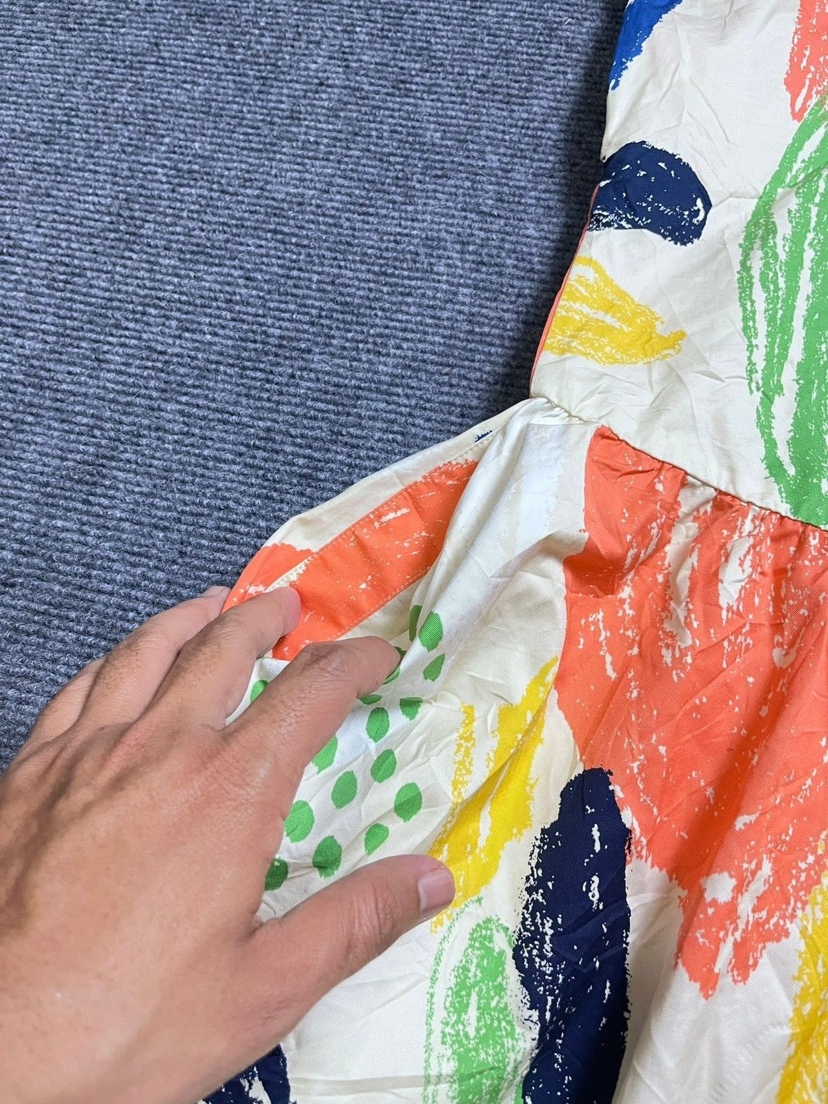 Cos COS toddler sleeveless dress with a colorful abstract print Size S / US 4 / IT 40 - 7 Thumbnail