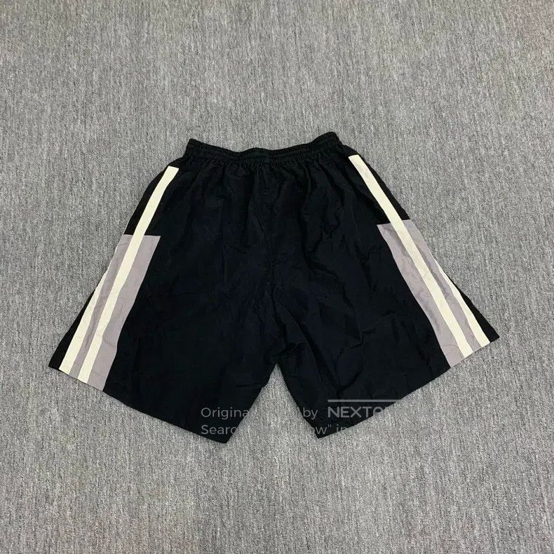 Balenciaga Balenciaga size M Black Side Striped Double Hook Shorts Size US 27 - 2 Thumbnail